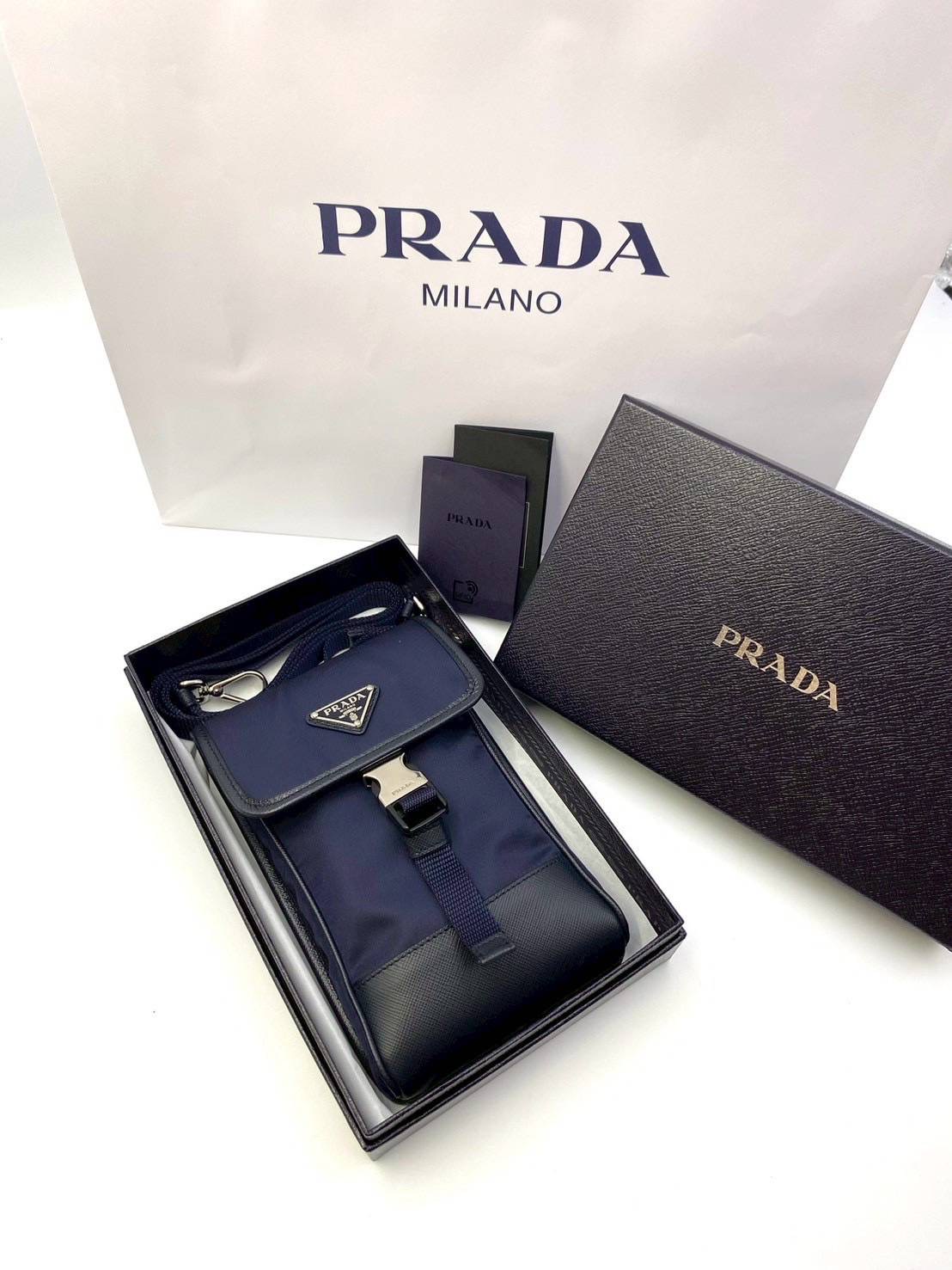 New Prada phone bag หายาก ขนาด : 17.5x12 ซม