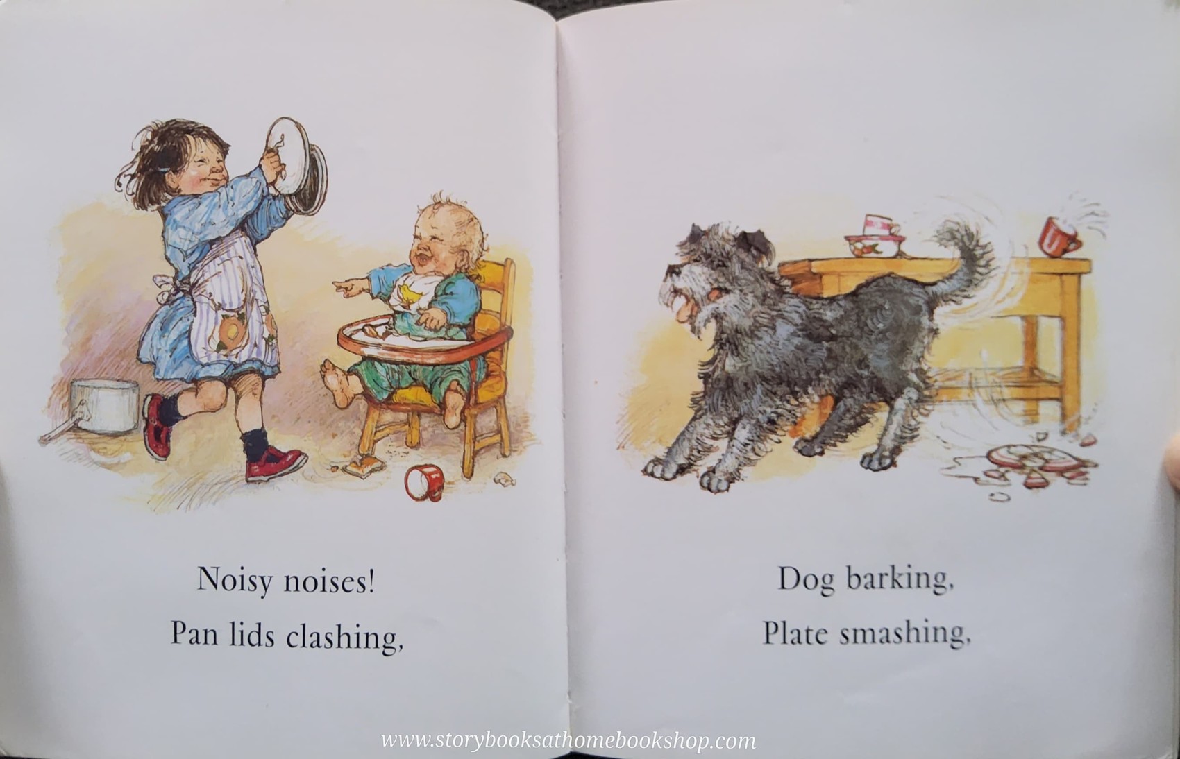 หนังสือนิทานปกอ่อน ** 🍅🍓NOISY BY SHIRLEY HUGHES
