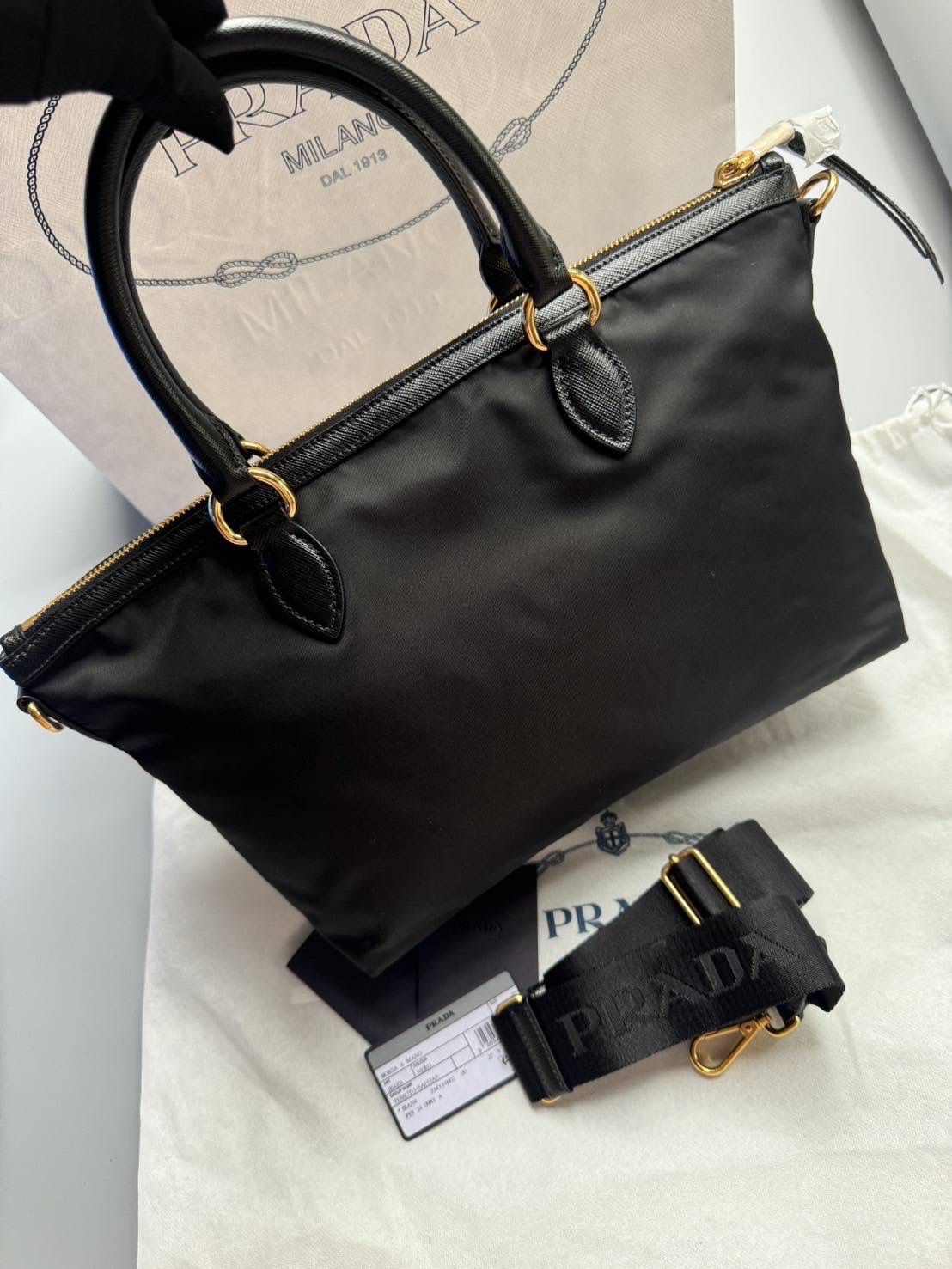 New Prada Nylon รุ่นใหม่สายไนล่อน มี Logo Prada ขนาด 12 x 9 นิ้ว