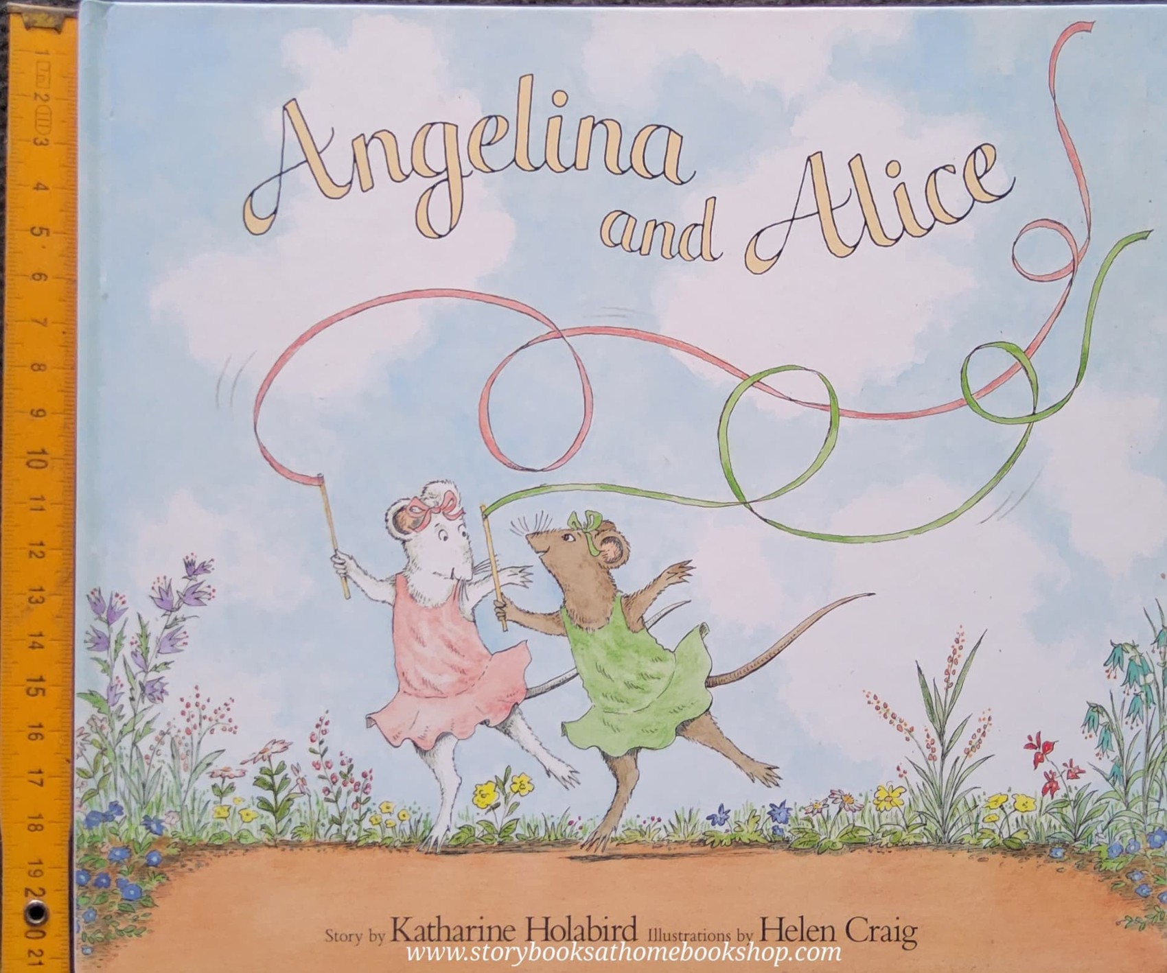 หนังสือนิทานปกแข็ง** 🍅🍓ANGELINA AND ALICE BY KATHARINE HOLABIRD