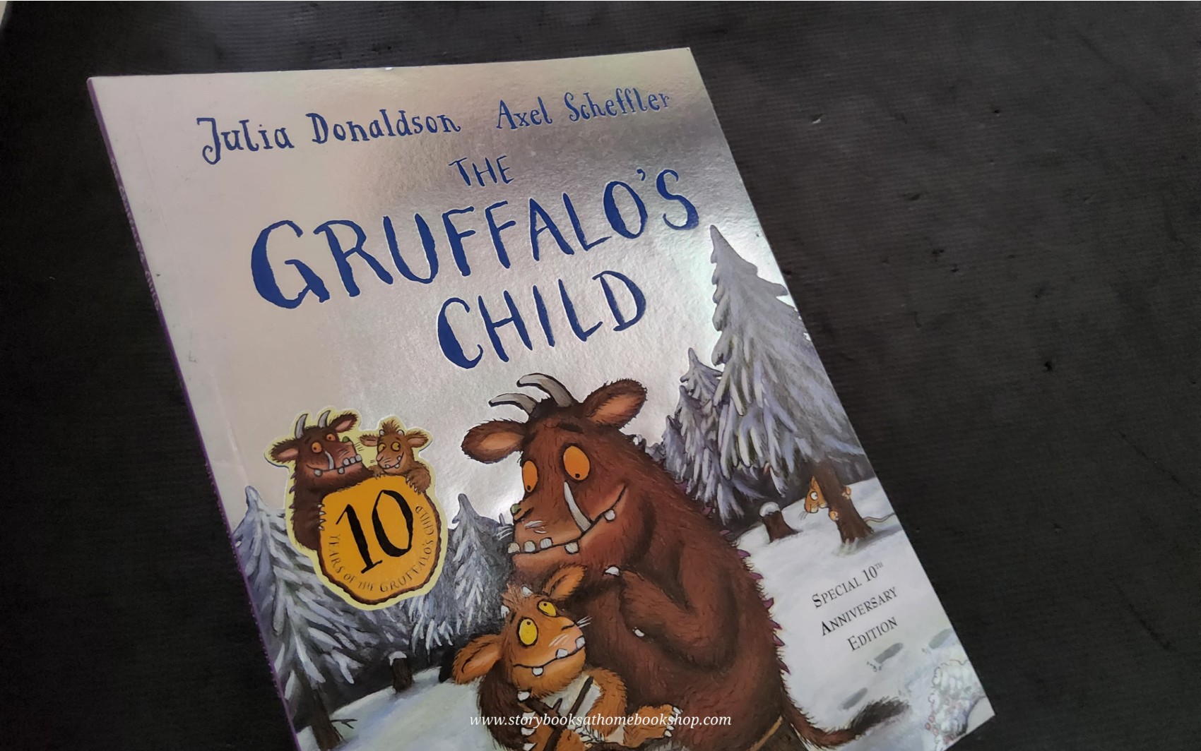 หนังสือนิทานปกอ่อน** 🍅🍅THE GRUFFALO'S CHILD BY JULIA DONALDSON.AXEL SCHEFFLER (SPECIAL 1OTH ANNIVERSARY EDITION)