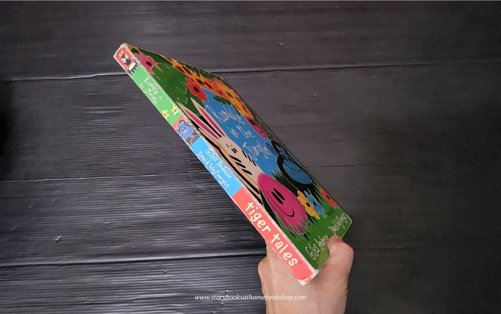 BOARD BOOK** ð
ðRUMBLE IN THE JUNGLE