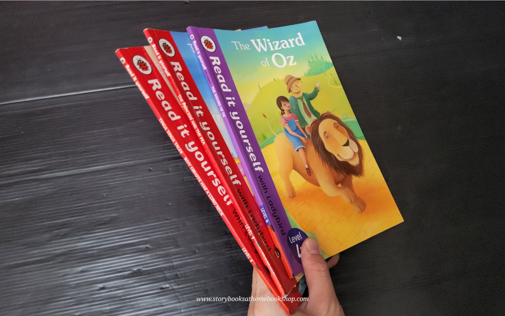 หนังสือนิทานปกอ่อน** 🍅🍓READ IT YOURSELF WITH LADYBIRD LEVEL 1,4 (3BOOKS)