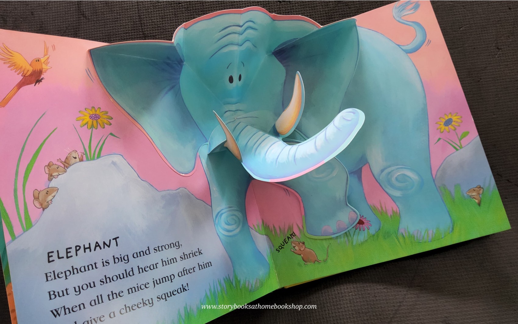 Pop-Up Book** ** หนังสือนิทานปกแข็ง** 🍅🍓AMAZING POP-UP FUN:THE VERY MESSY MONKEY