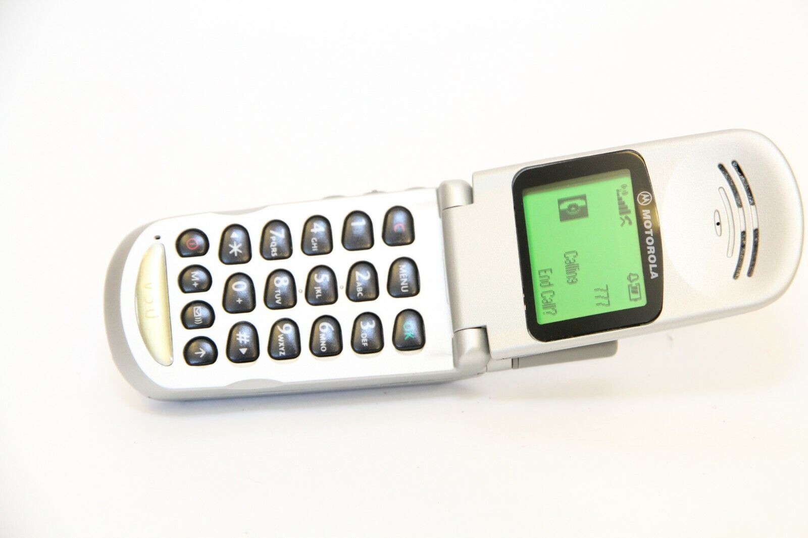 Motorola V50 BMW (ใหม่)ระบบ GSM 900/1800 Dual band หายากมาก (Rare Item)