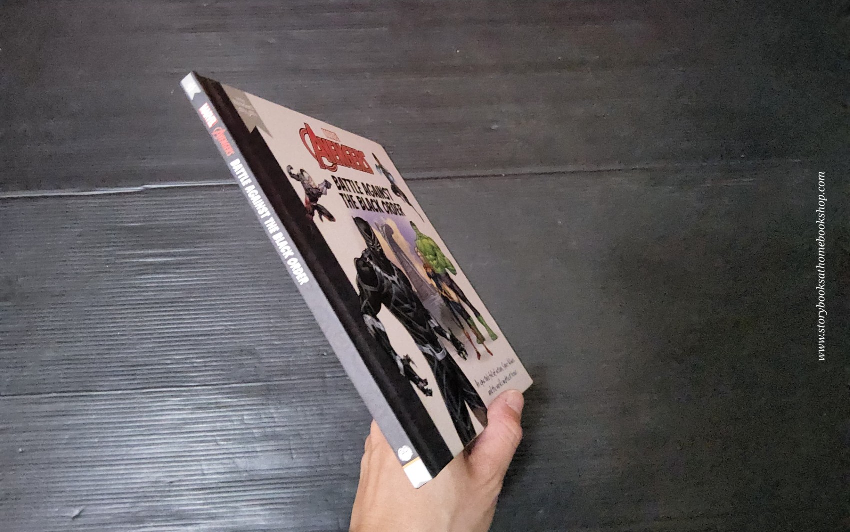 หนังสือนิทานปกแข็ง ** 🍅🍓MARVEL AVENGERS BATTLE AGAINST THE BLACK ORDER
