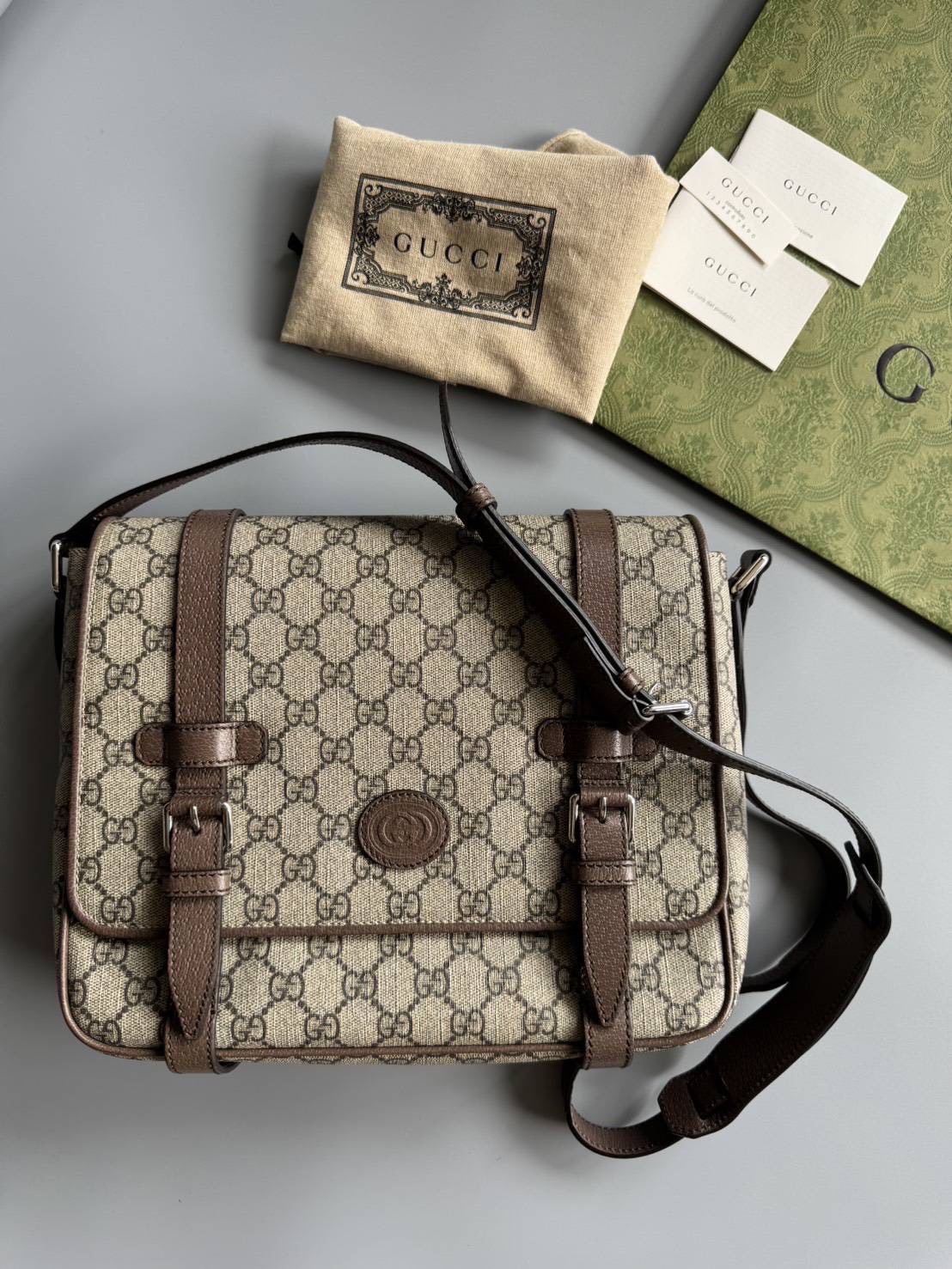 New . Gucci messenger Borsa a tracolla GG Size 11 x 9.4 x 3.3"