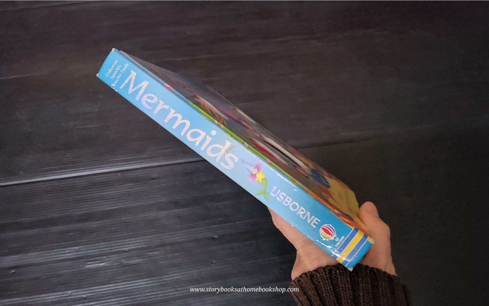 BOARD BOOK** ♥️USBONE SPARKLY TOUCHY-FEELY :MERMAIDS