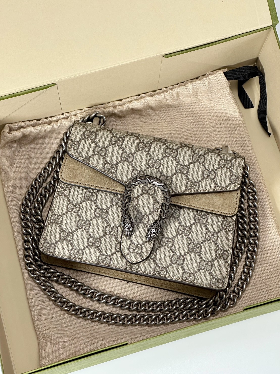 New Gucci Dionysus GG Supreme mini bag Size 7.5"W x 6"H x 2"D นิ้ว อุปกรณ์การ์ด/ ถุงผ้า /ป้ายแทค/ ถุงกระดาษ Copy บิล (ราคาข้อป 86,500)