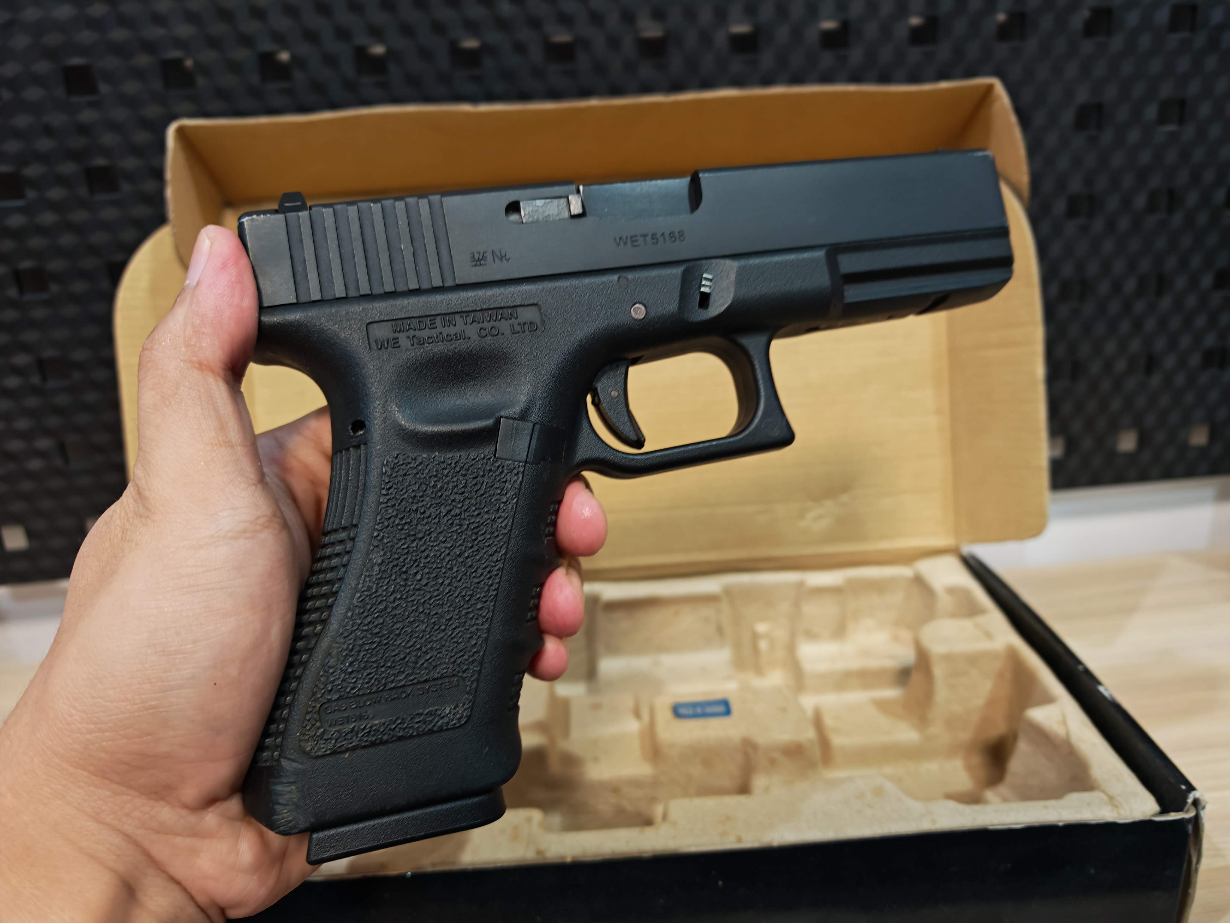 WE G18C Glock18C Gen3 Full-Auto ไต้หวัน GBB BB Gun บีบีกัน แบบแก๊ส ปืนอัดลม Airsoft Gun มือสอง