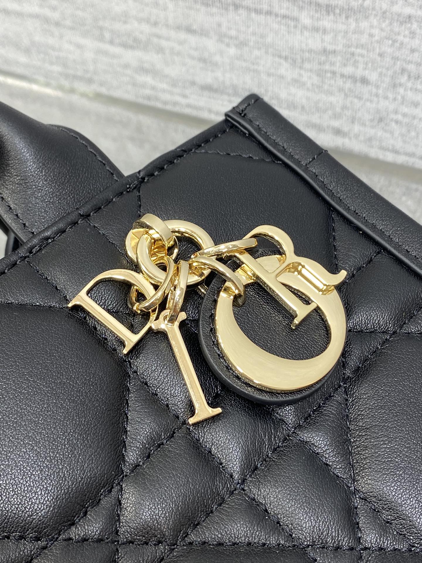 [Pre-order]กระเป๋า Dior mini Book tote หนังลูกวัวลาย Macrocannage สีดำ งานเกรด Vip คุณภาพดีที่สุด