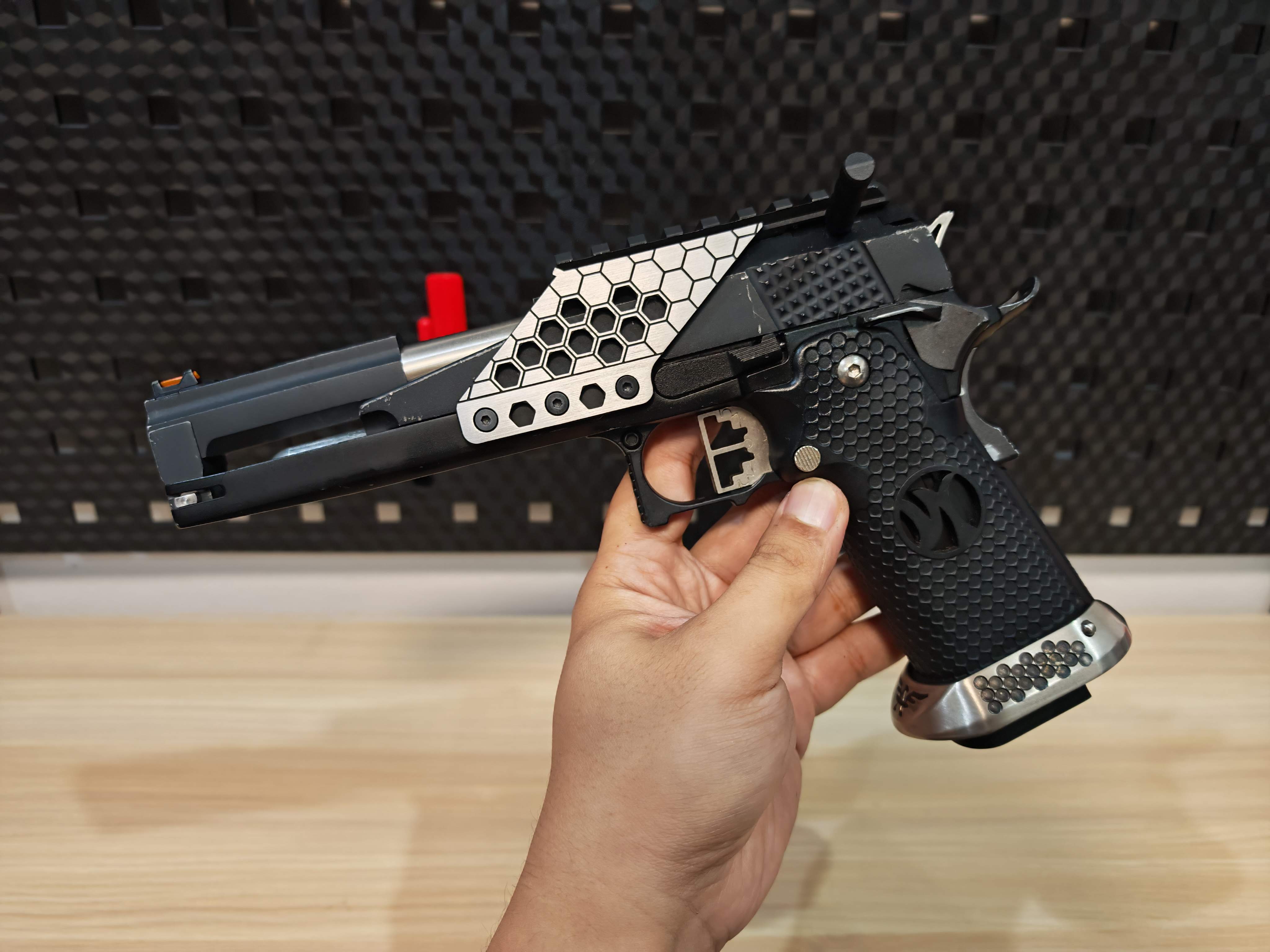 AW Custom HX2202 Hi-Capa 6" Dragon ไต้หวัน BB Gun บีบีกัน แบบแก๊ส ปืนอัดลม มือสอง Airsoft Gun
