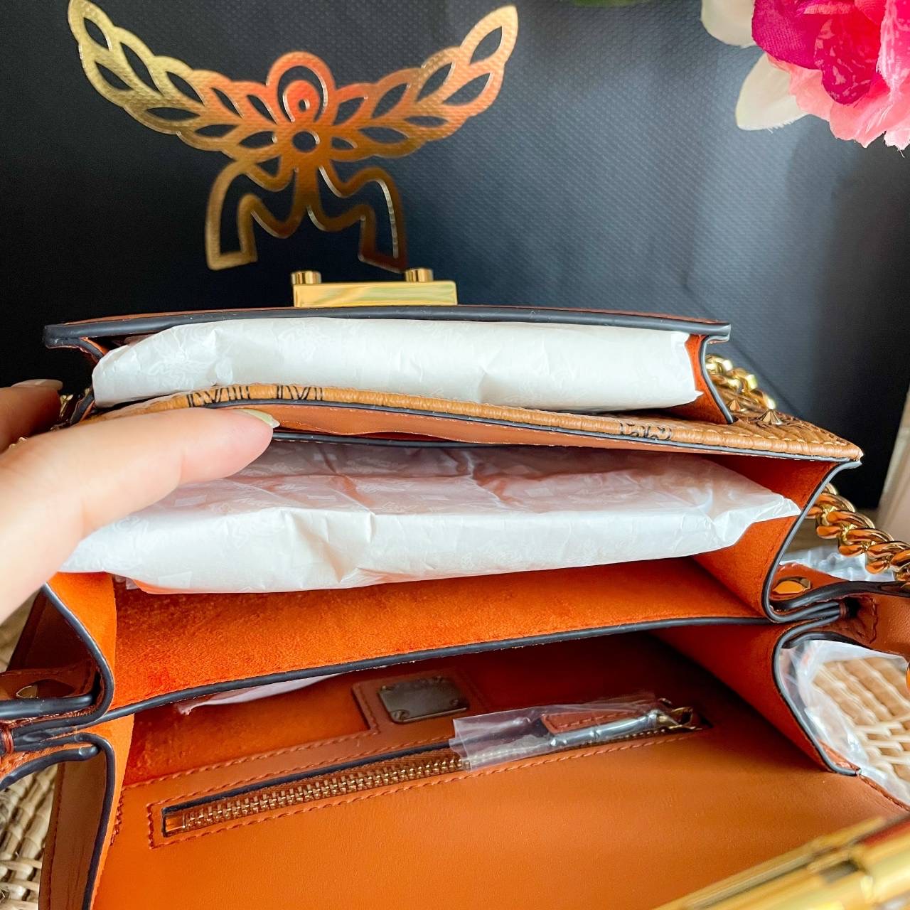 New MCM Patricia Crossbody in Studded Visetos (shop เกาหลี) Details • Approximately 8.0 x 18.0 x 12.5 cm • 97 cm to 122 cm strap length