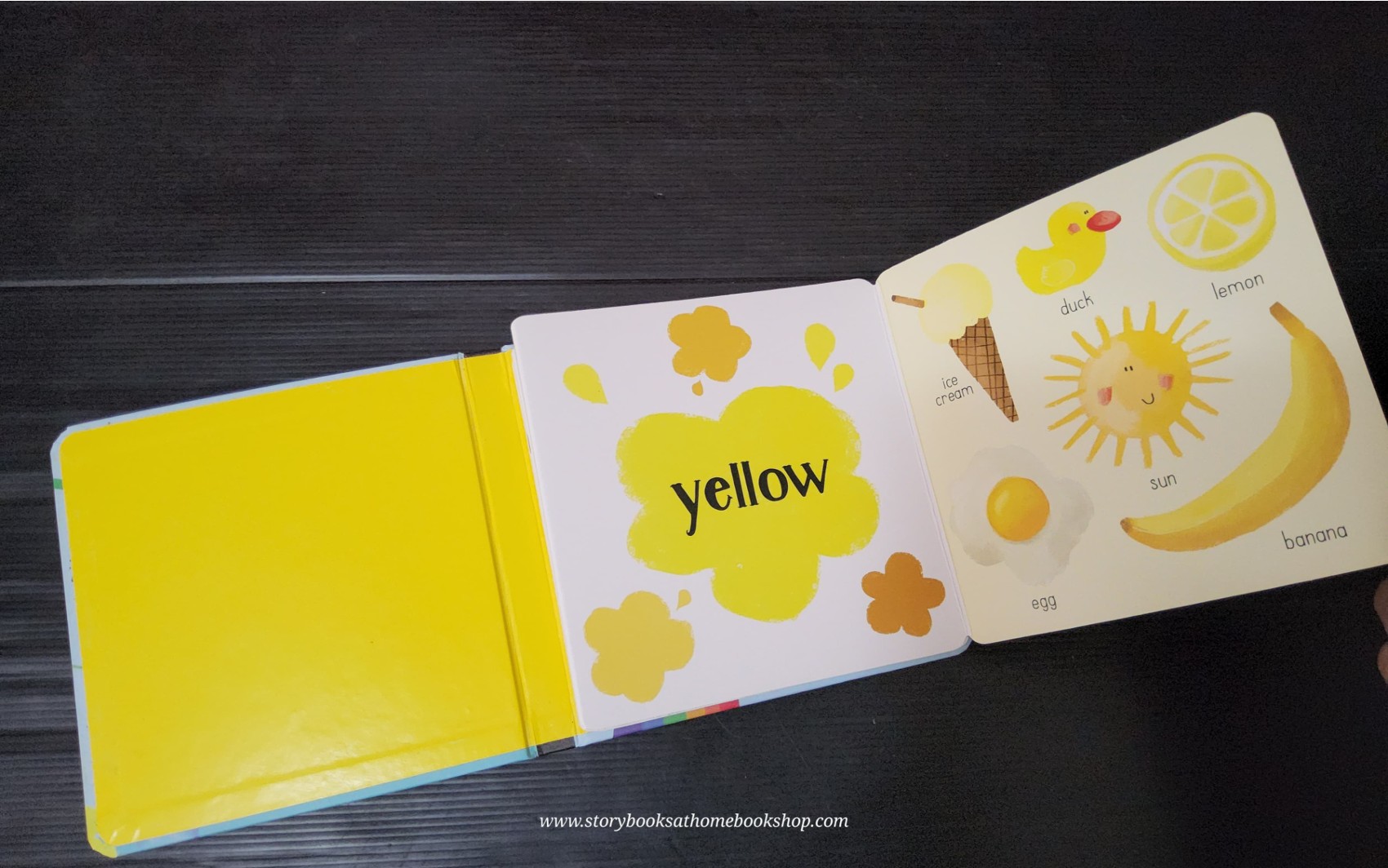 BOARD BOOK ** ð
ð
USBORNE FOLD-OUT BOOS:COLOURS