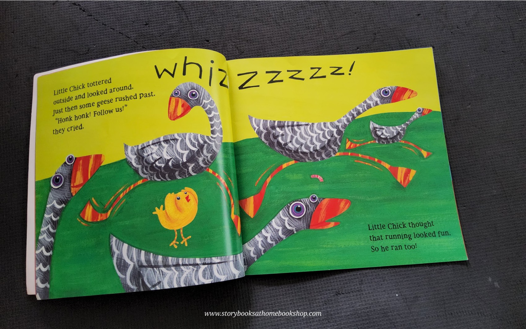 หนังสือนิทานปกอ่อน ** 🍅🍓HOPPITY SKIP LITTLE CHICK BY JO BROWN