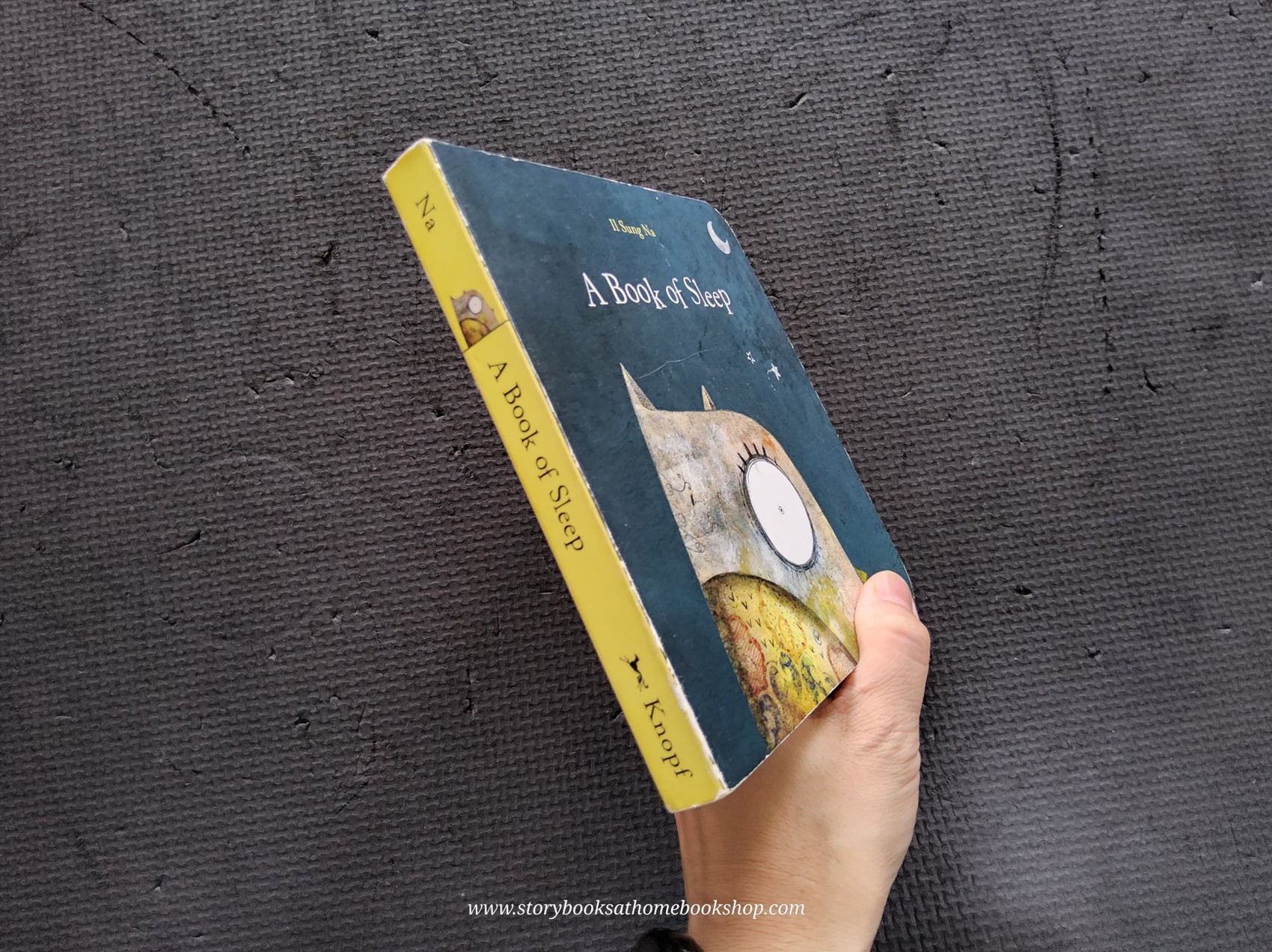 BOARD BOOK ** 🍅A BOOK OF SLEEP BY II SUNG NA