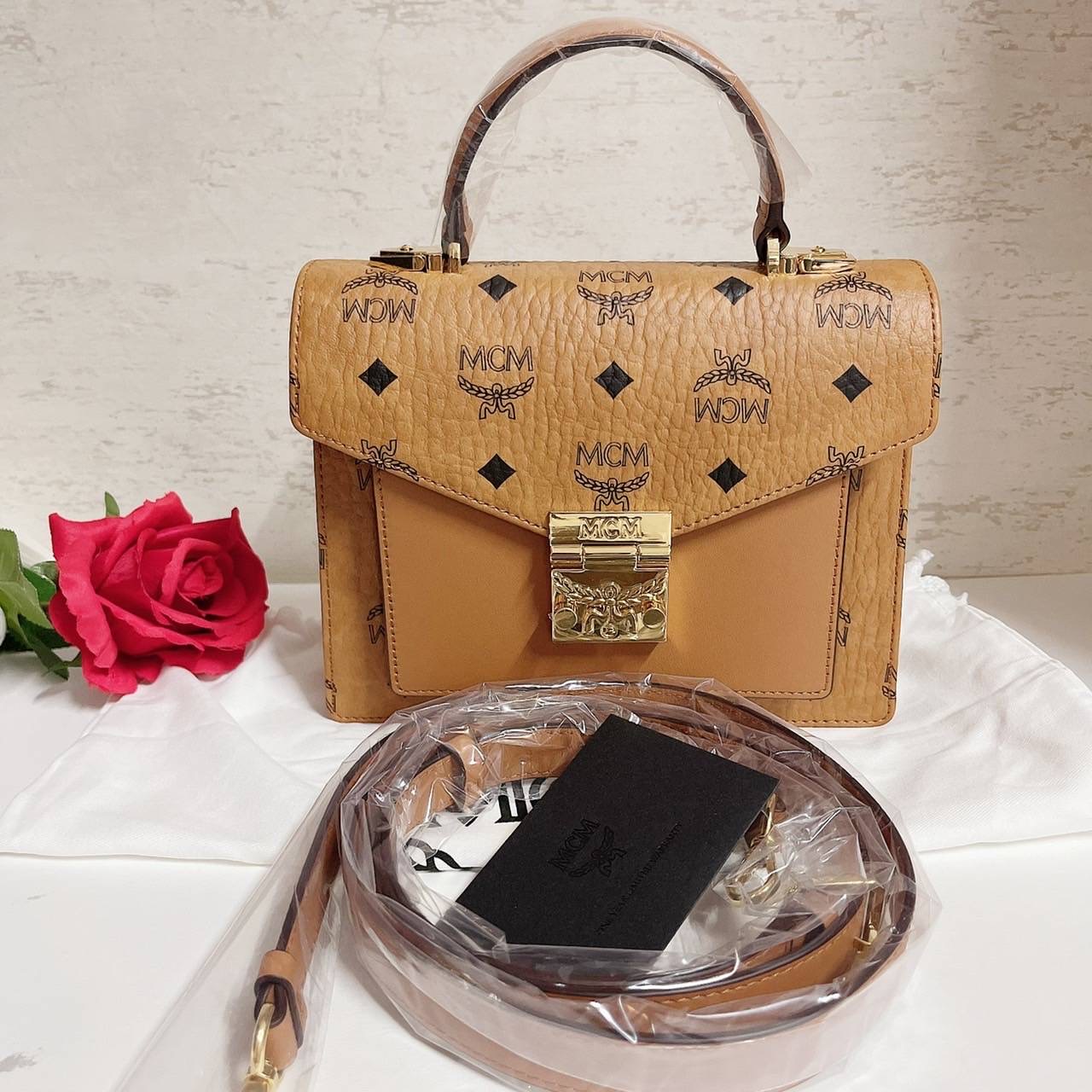 New Mcm Patricia small รุ่นแม่แอฟ Size : 8" (L) x 6" (H) x 3"(W)