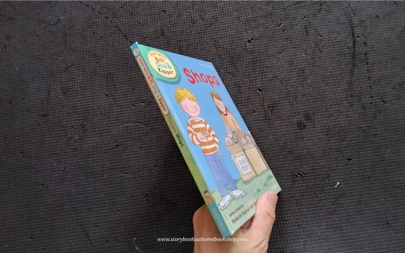 หนังสือนิทานปกแข็ง** 🍅🍅READ WITH BIFF,CHIP&KIPPER:SHOPS PHONICS LEVEL3
