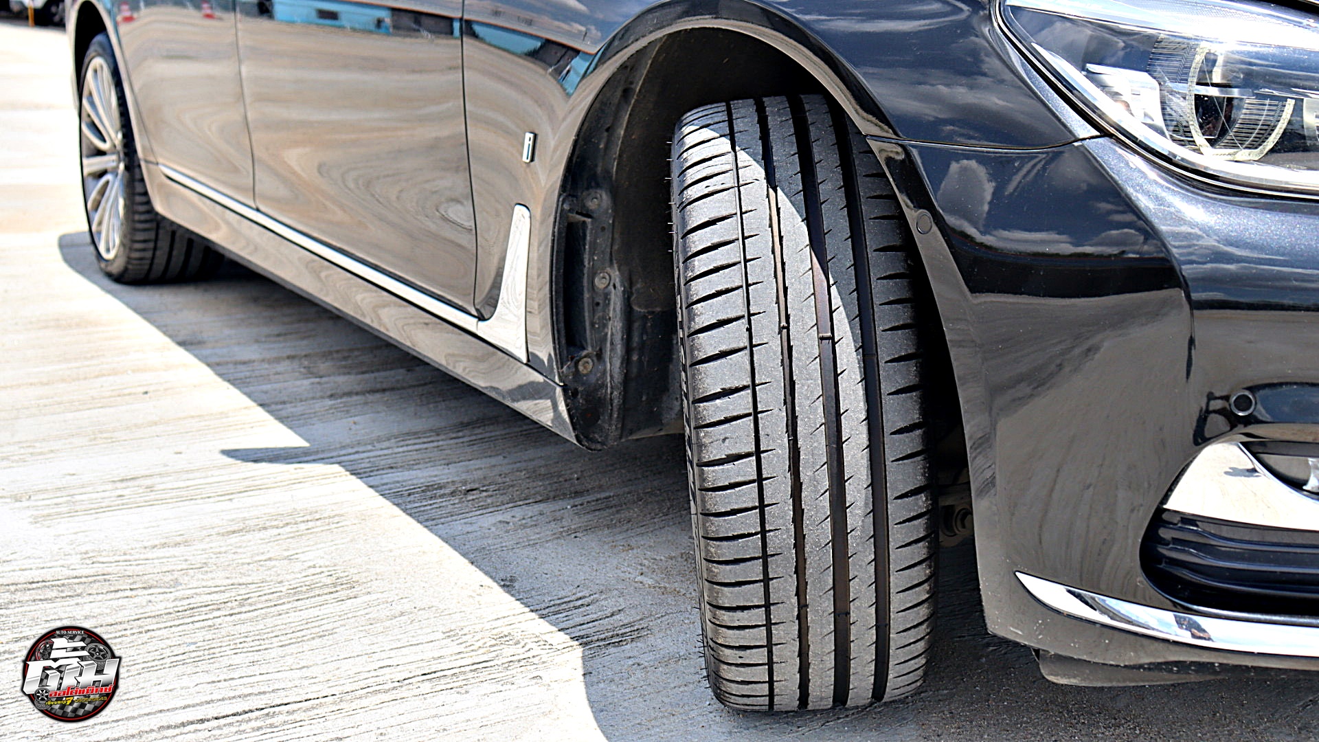 BMW Series7 740Le เปลี่ยนยาง MICHELIN Pilot Sport 4 ZP F 245/40R20 99Y R 275/35R20 102Y
