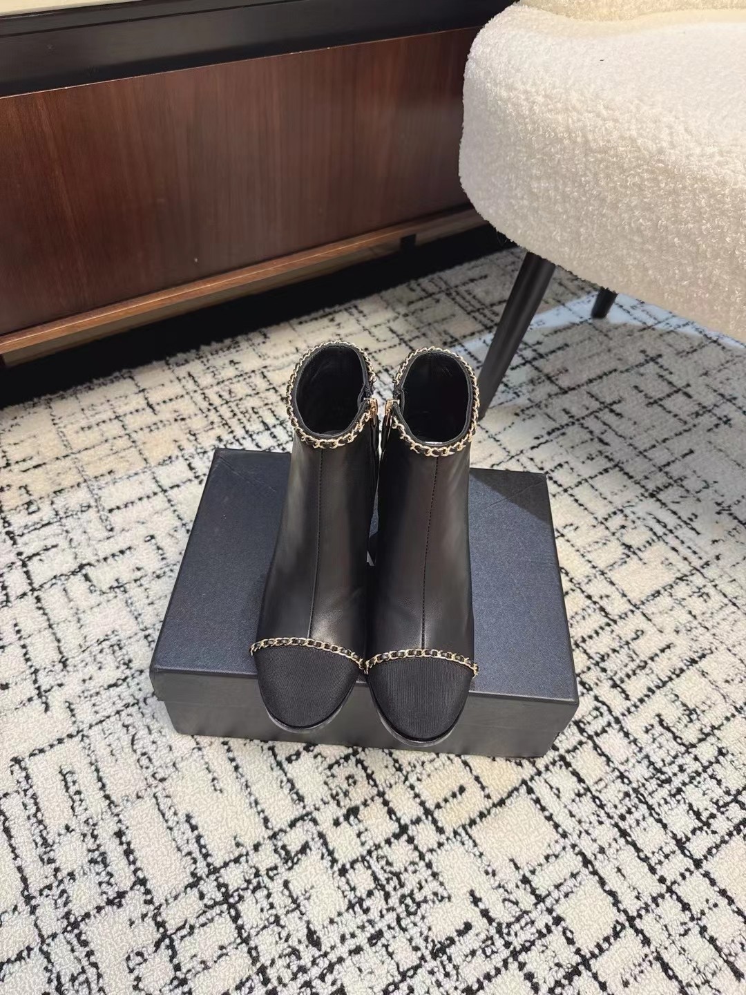 [Pre-order] รองเท้า Chanel Loafers black shoe หนังแกะแท้ 24B 2024 เกรดที่ดีที่สุด