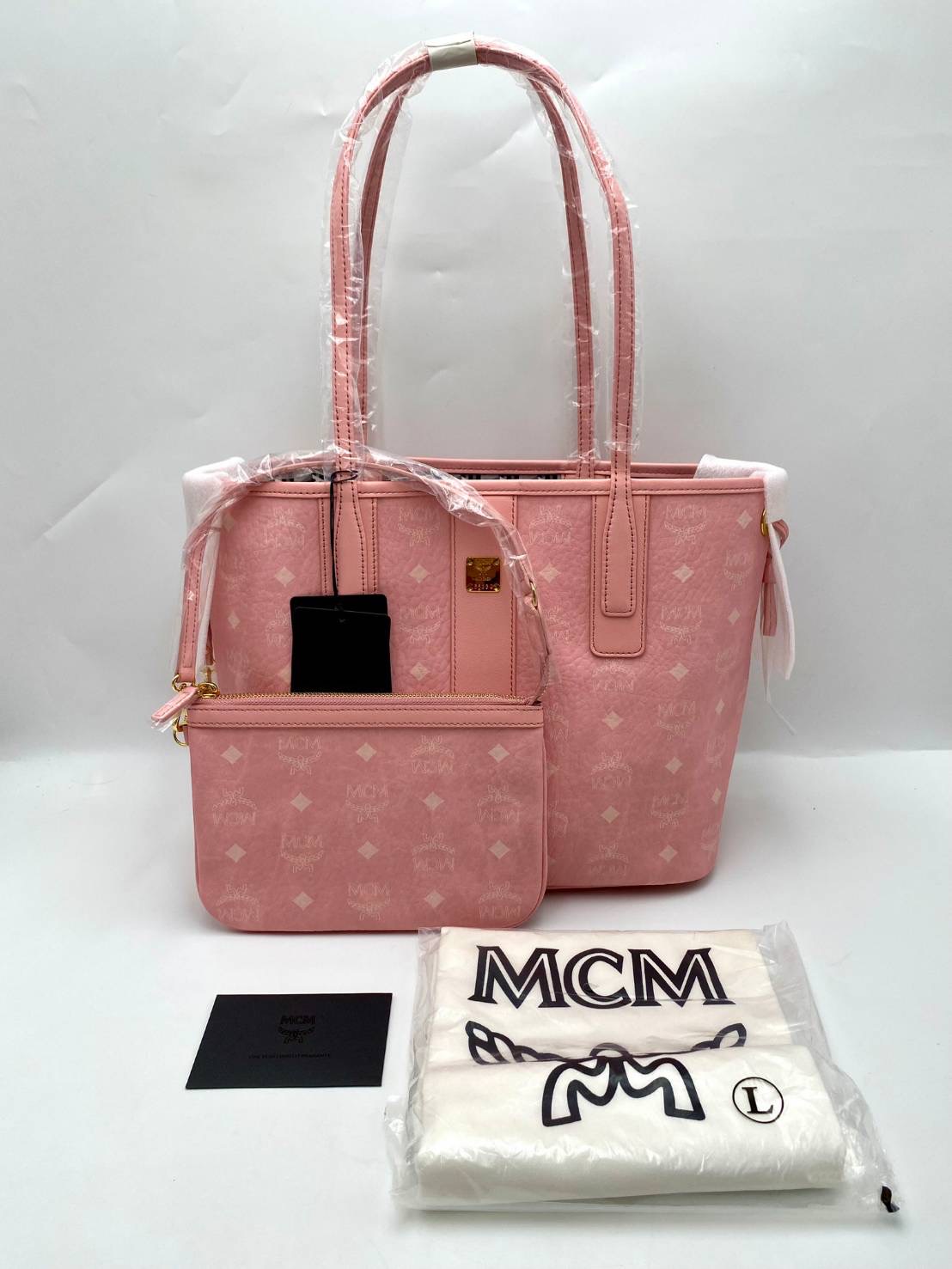 New Mcm small tote แม่+ ลูก ช็อปคิงพาวเวอร์ อุปกรณ์ : ถุงผ้า การ์ด