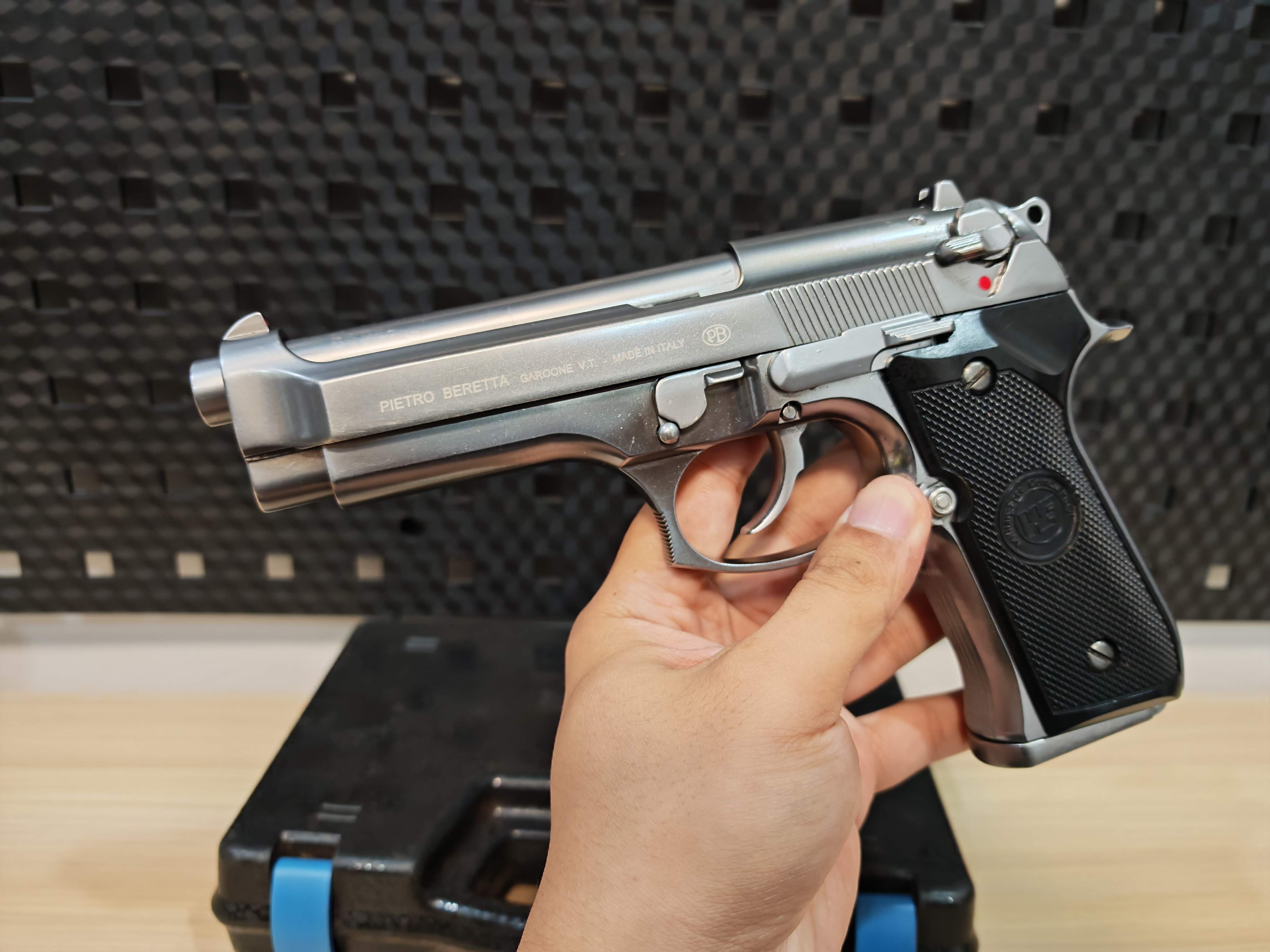 WE Beretta M92 Semi Version GBB เงิน ไต้หวัน BB Gun บีบีกัน แบบแก๊ส ปืนอัดลม มือสอง Airsoft Gun