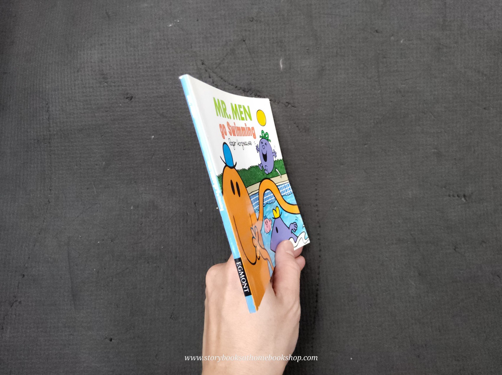 หนังสือ Bestseller Small book** **หนังสือนิทานปกอ่อน** 👉LITTLE MISS&MR.MEN👍 🍅🍅MR.MEN GO SWIMMING by Roger Hargreaues