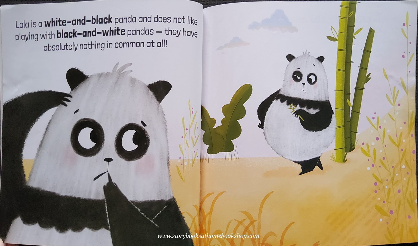 หนังสือนิทานปกอ่อน** 🍅🍓BLACK&WHITE BY SEB DAVEY&VICKY LOMMATZSCH