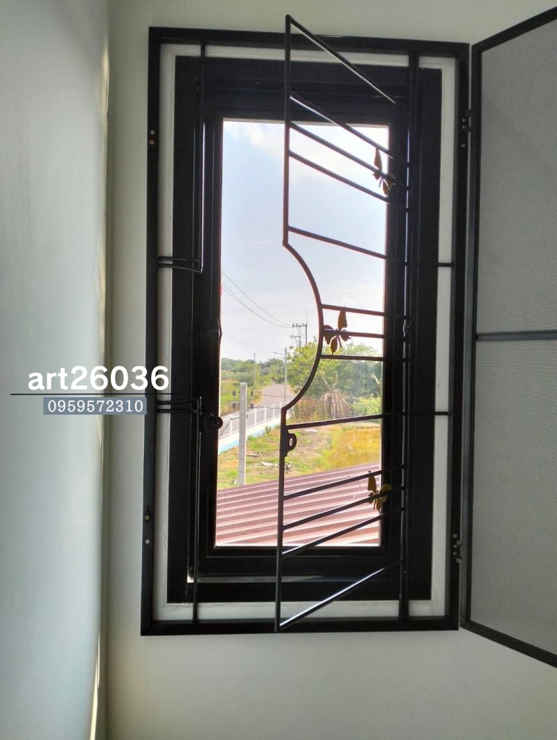 เหล็กดัดพร้อมมุ้งลวด สีดำ ผีเสื้อ