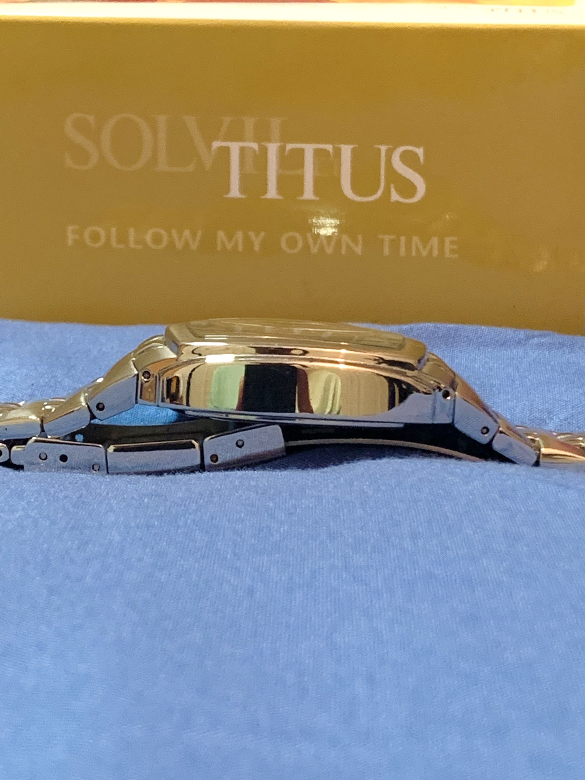 นาฬิกาข้อมือ ยี่ห้อ Sovil Titus ทรงเหลี่ยม ขนาด 36 mm Chronograph