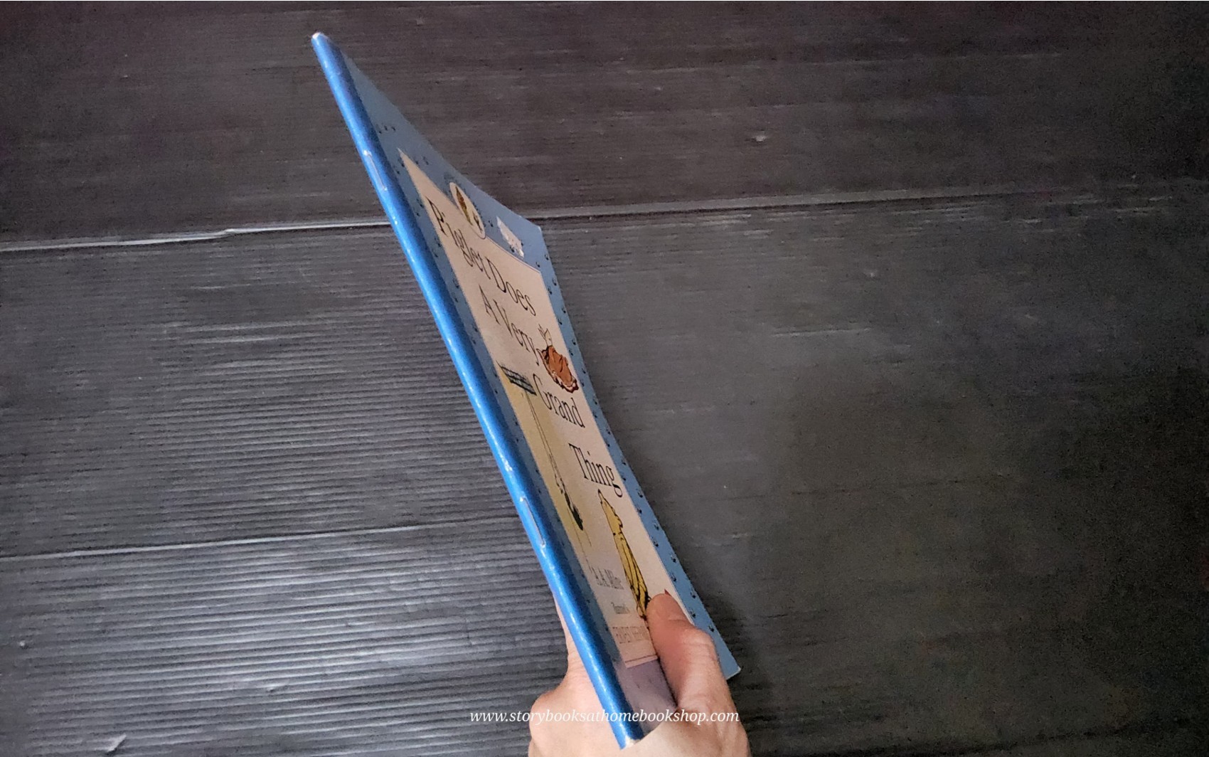 หนังสือนิทานปกอ่อน** 🍅🍅PIGLET DOES A VERY GRAND THING