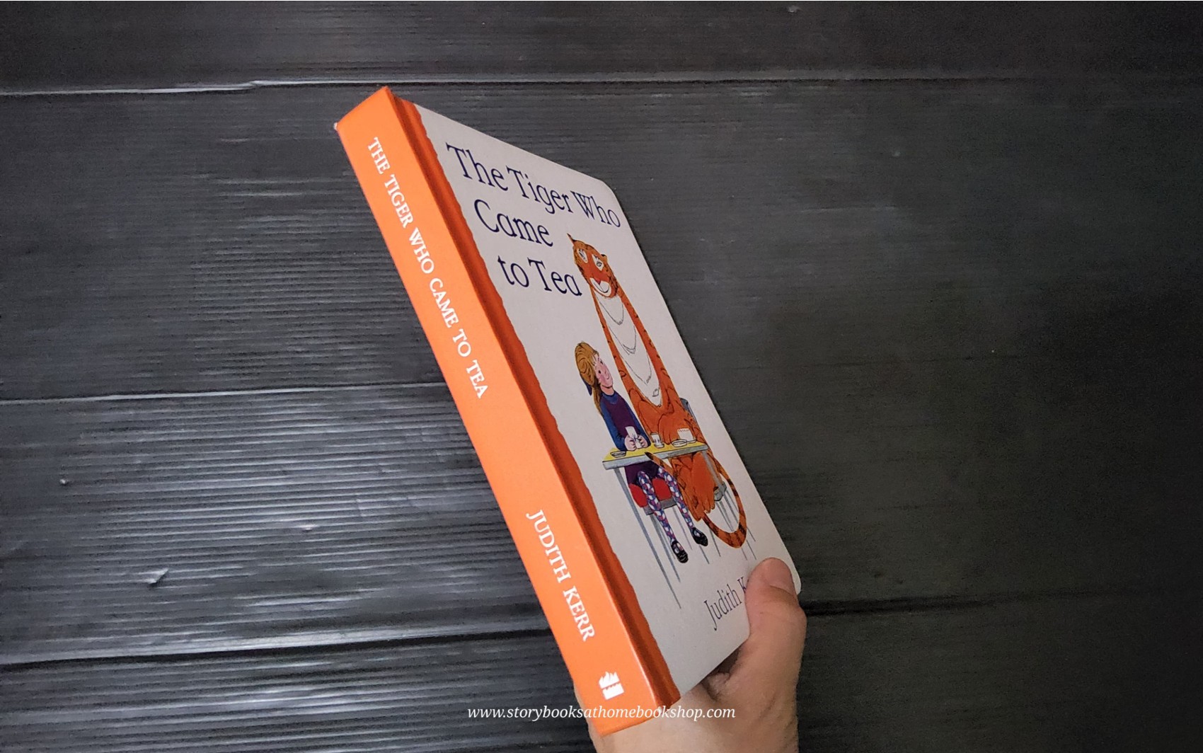 BOARD BOOK** 🍅🍅THE TIGER WHO CAME TO TEA BY JUDITH KERR