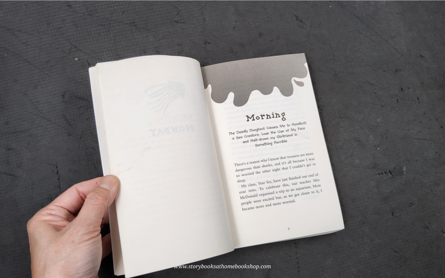 วรรณกรรมเยาวชน ** **หนังสือนิทานปกอ่อน** 🍅🍅THE JAM DOUGHNUT THAT RUINED MY LIFE BY MAKE LOWERY