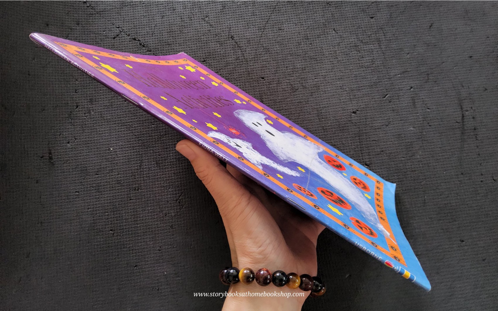 ACTIVITY BOOK** ð
ðUSBORNE HALLOWEEN ACTIVITIES