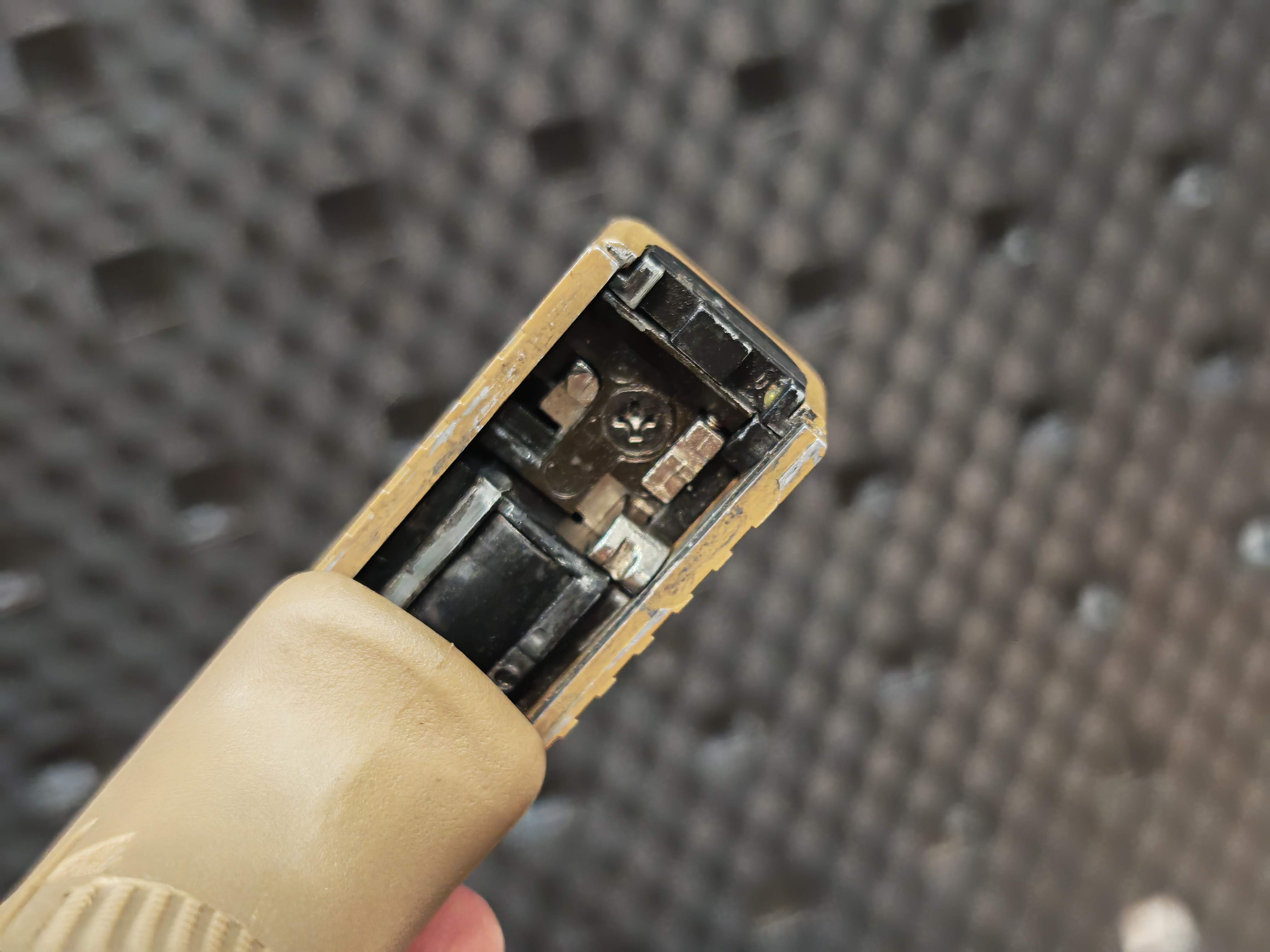 WE Glock 17 Gen 5 Secret Ver. Full-Auto สีทราย ไต้หวัน BB Gun บีบีกัน แบบแก๊ส ปืนอัดลม มือสอง Airsoft Gun