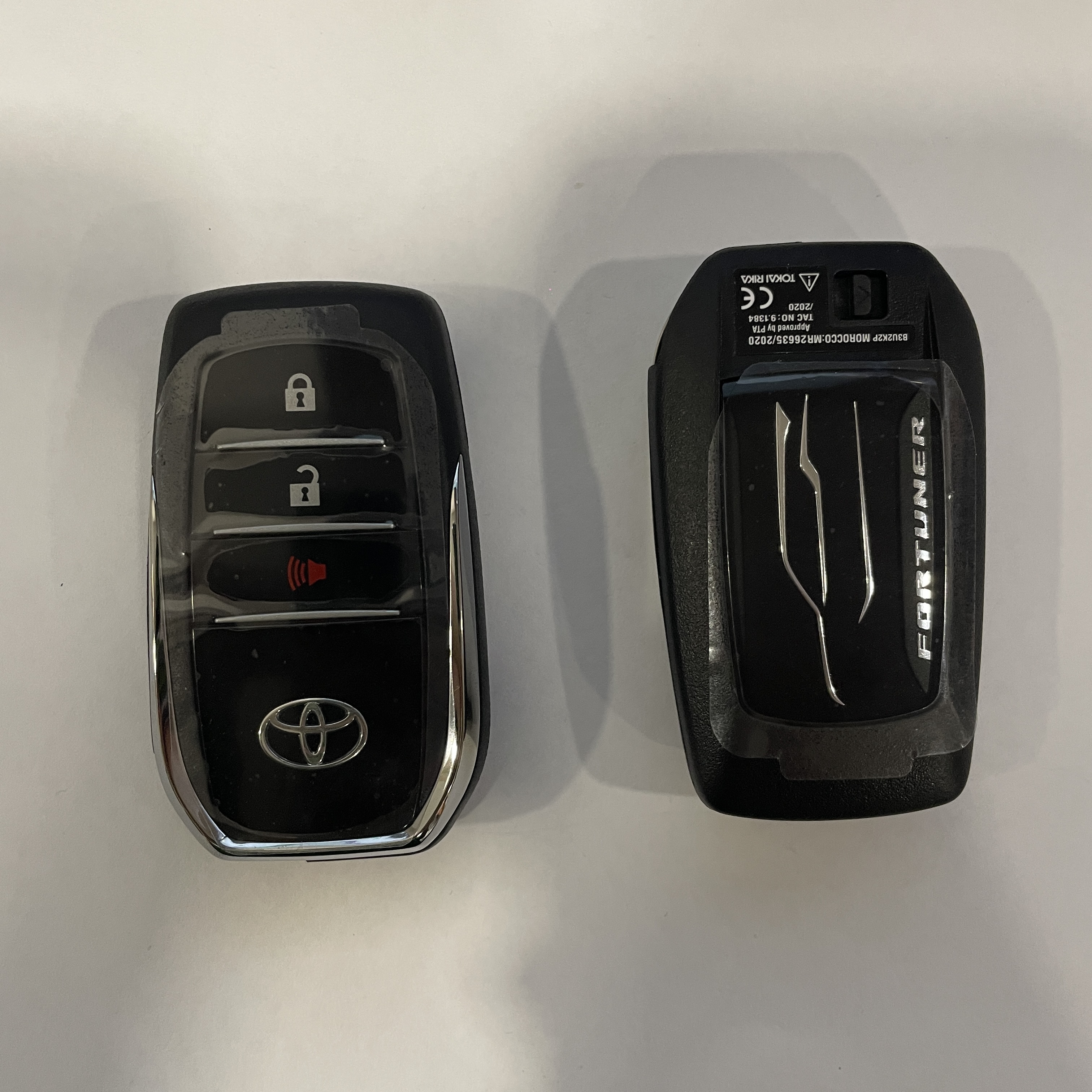 รีโมต Smart Key TOYOTA FORTUNNER 3 ปุ่ม 433 MHz [ของแท้] (ล็อก+ปลดล็อก+เสียงร้อง)