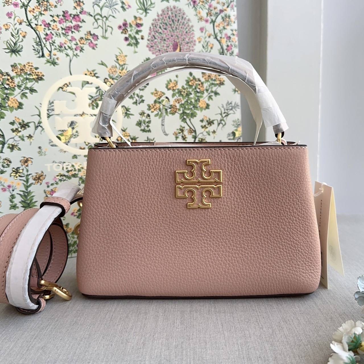 New Tory burch Britten Micro Satchel สายสะพายหนังถอดได้ ปรับได้ค่ะ