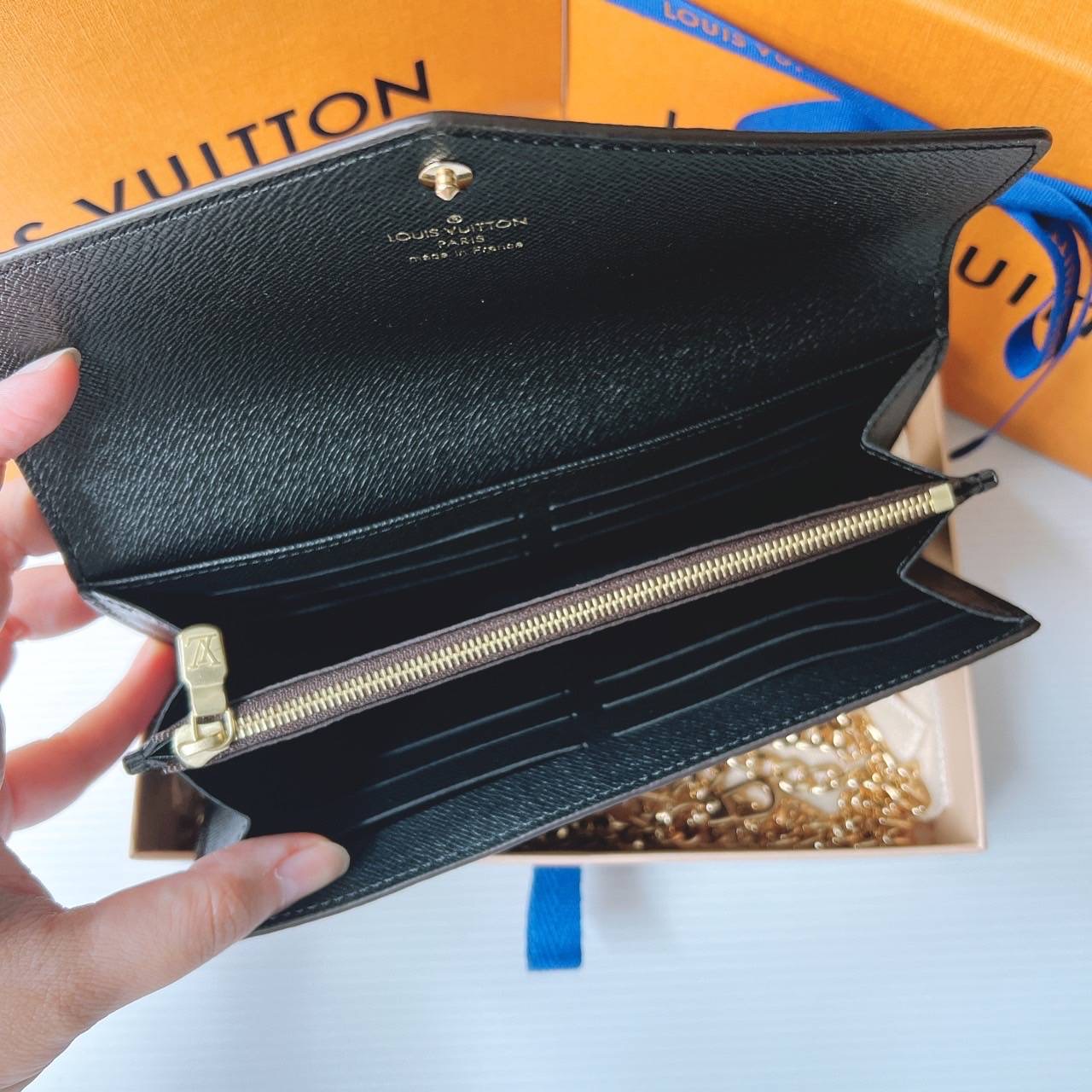 New LV Sarah long wallet microchip ปี 2022
