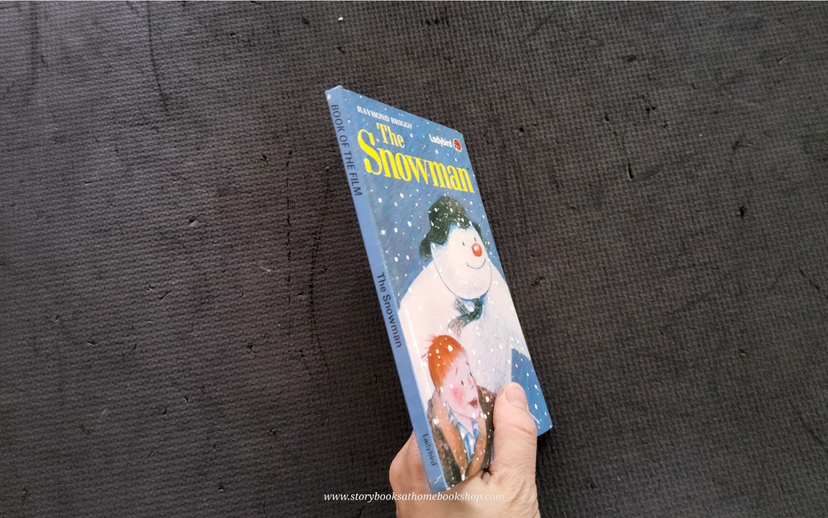 หนังสือนิทานปกแข็ง** 🍓🍓THE SNOWMAN BY RAYMOND BRIGGS