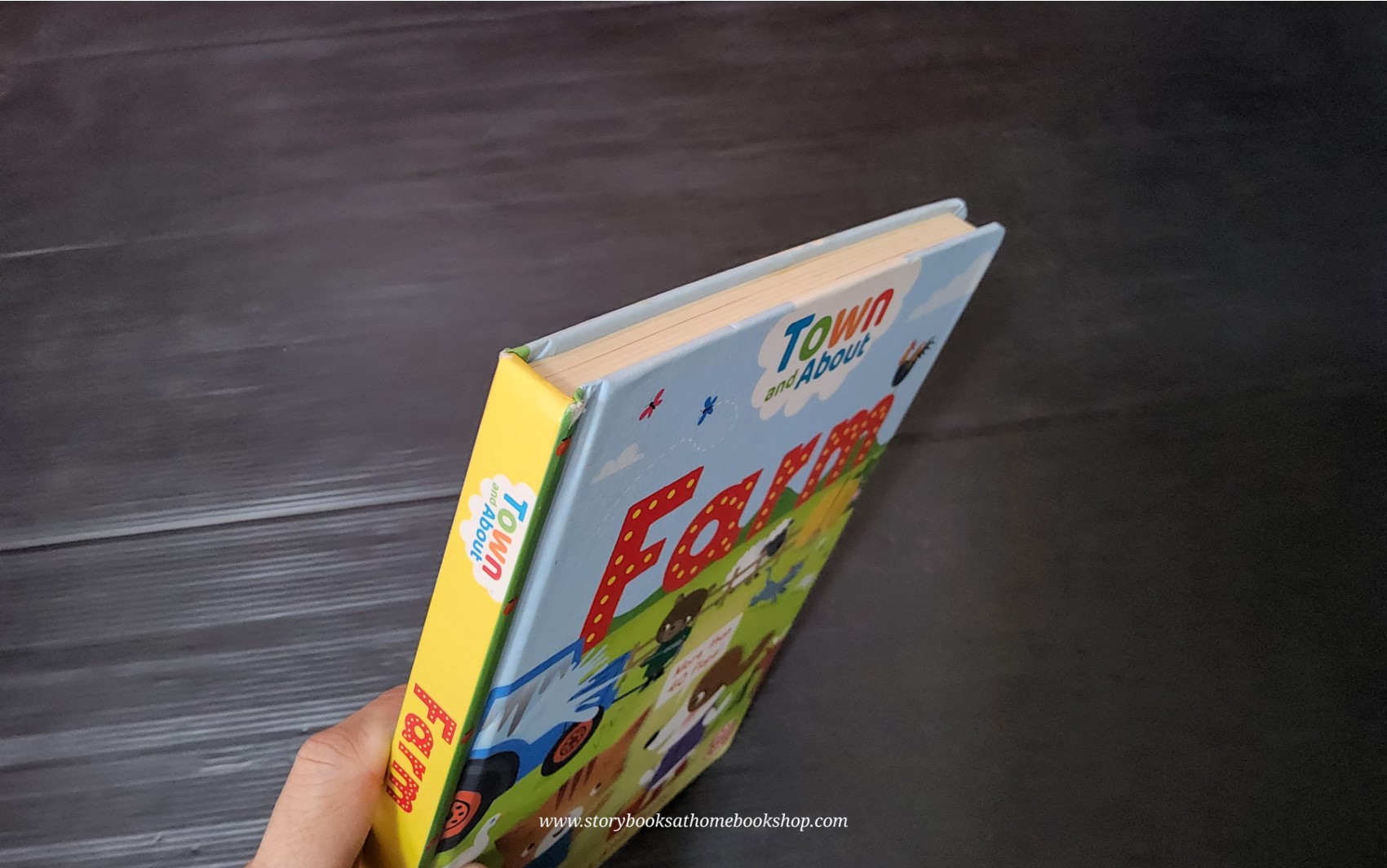 FLAPS BOARD BOOK ** 🍅🍅TOWN AND ABOUT FARM