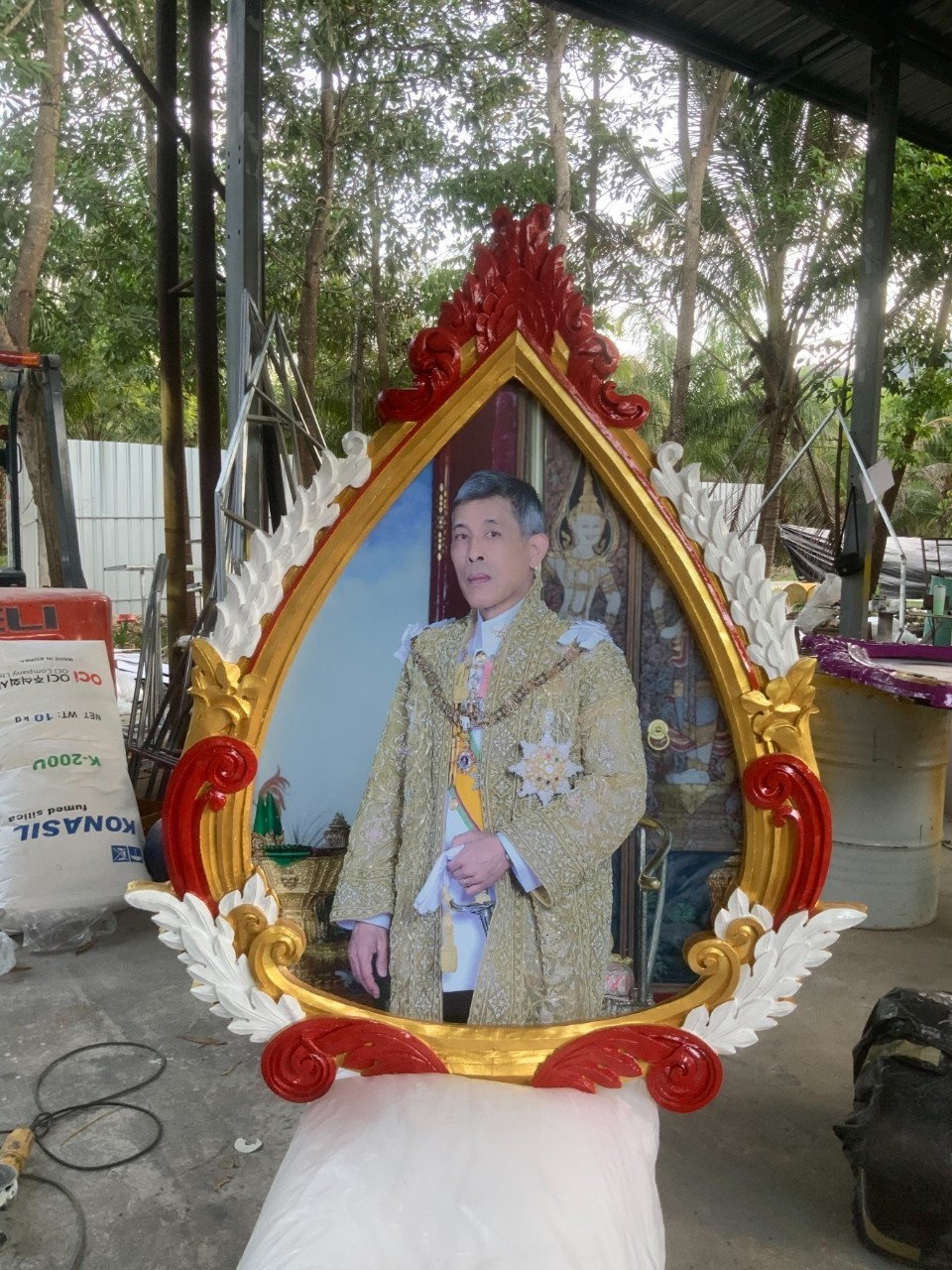 ซุ้มประตูเมืองแบบสามเสา