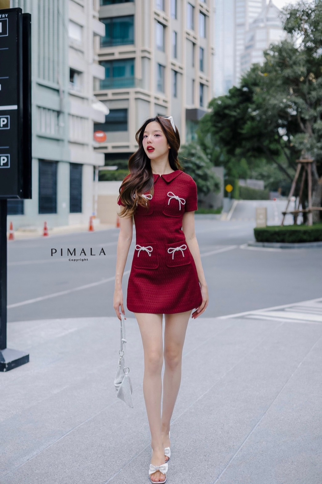 เดรสแขนสั้นสีแดงทรงน่ารัก