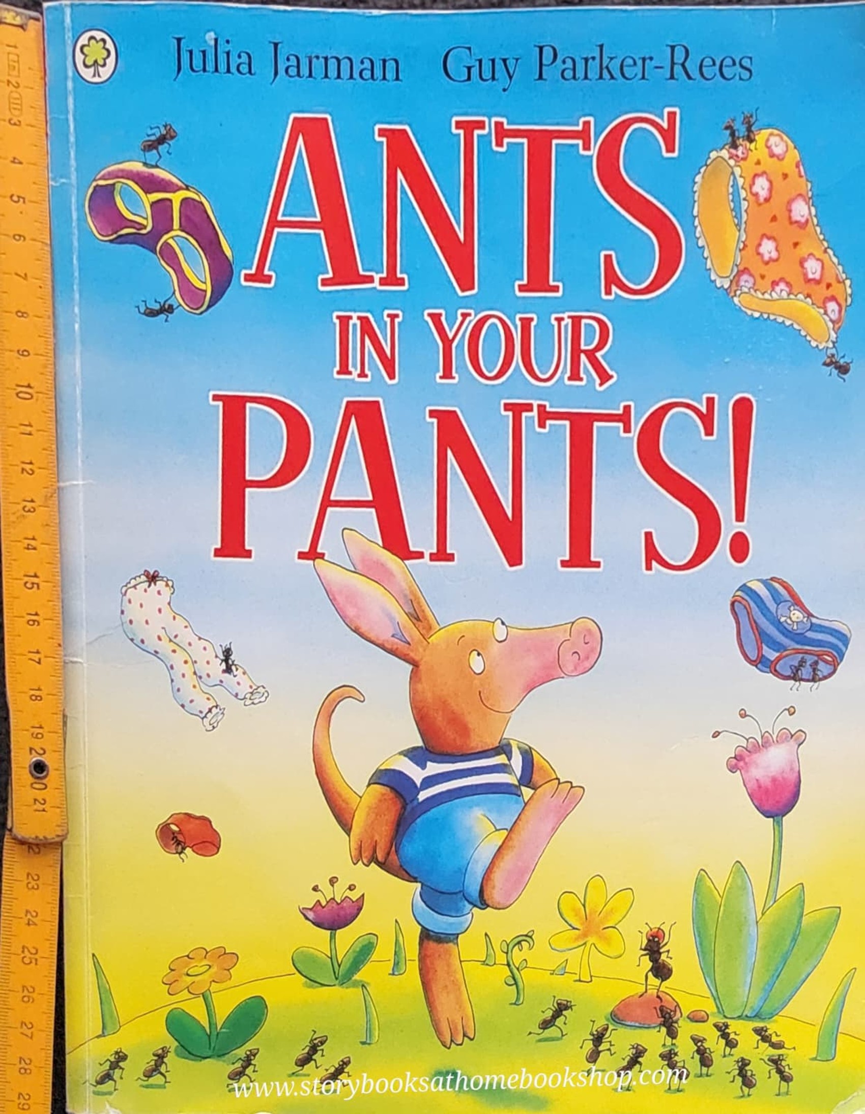 **หนังสือนิทานปกอ่อน** 🍅🍓ANTS IN YOUR PANTS!
