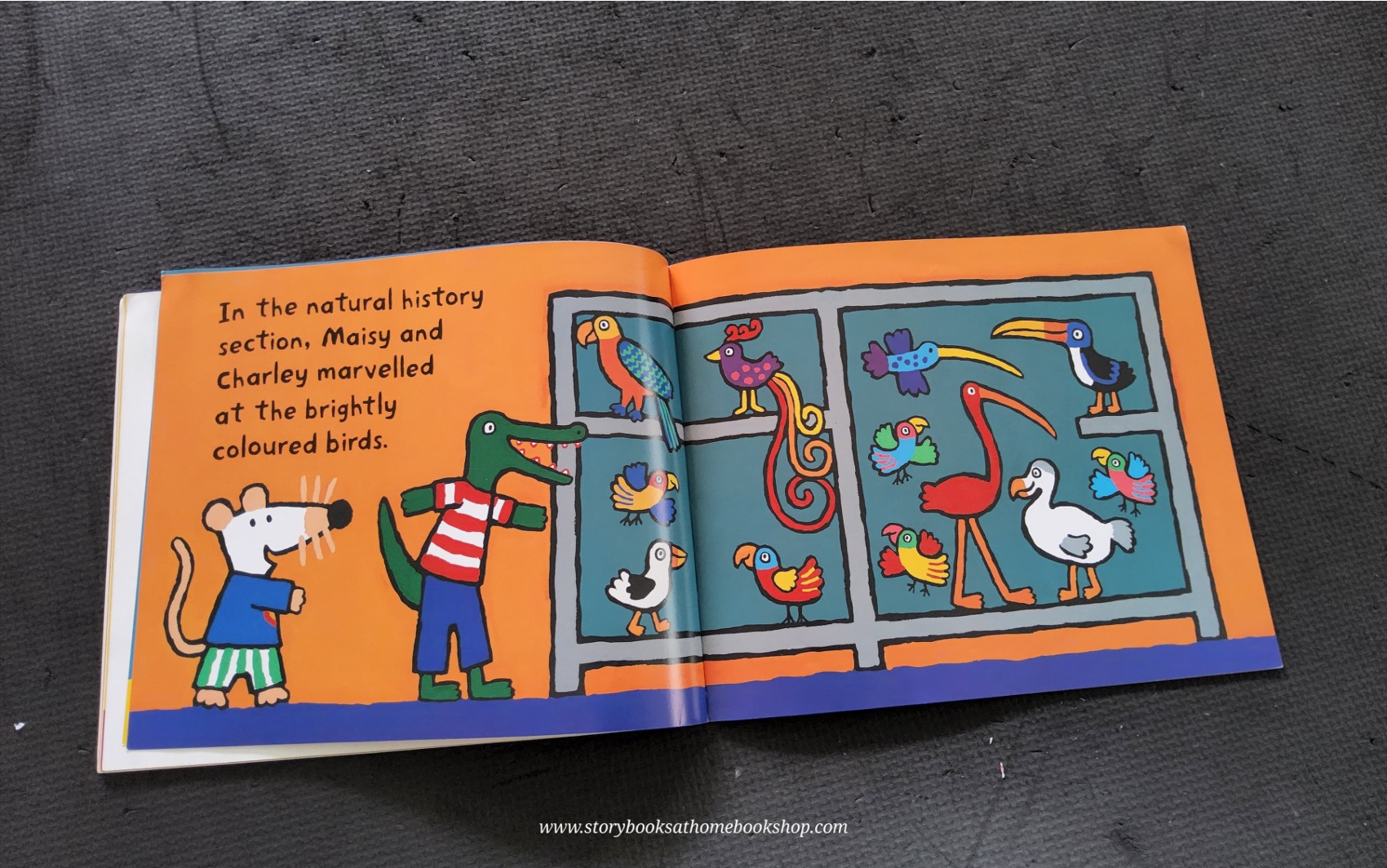 หนังสือนิทานปกอ่อน** 🍅🍓MAISY GOES TO THE MUSEUM BY LUCY COUSINS