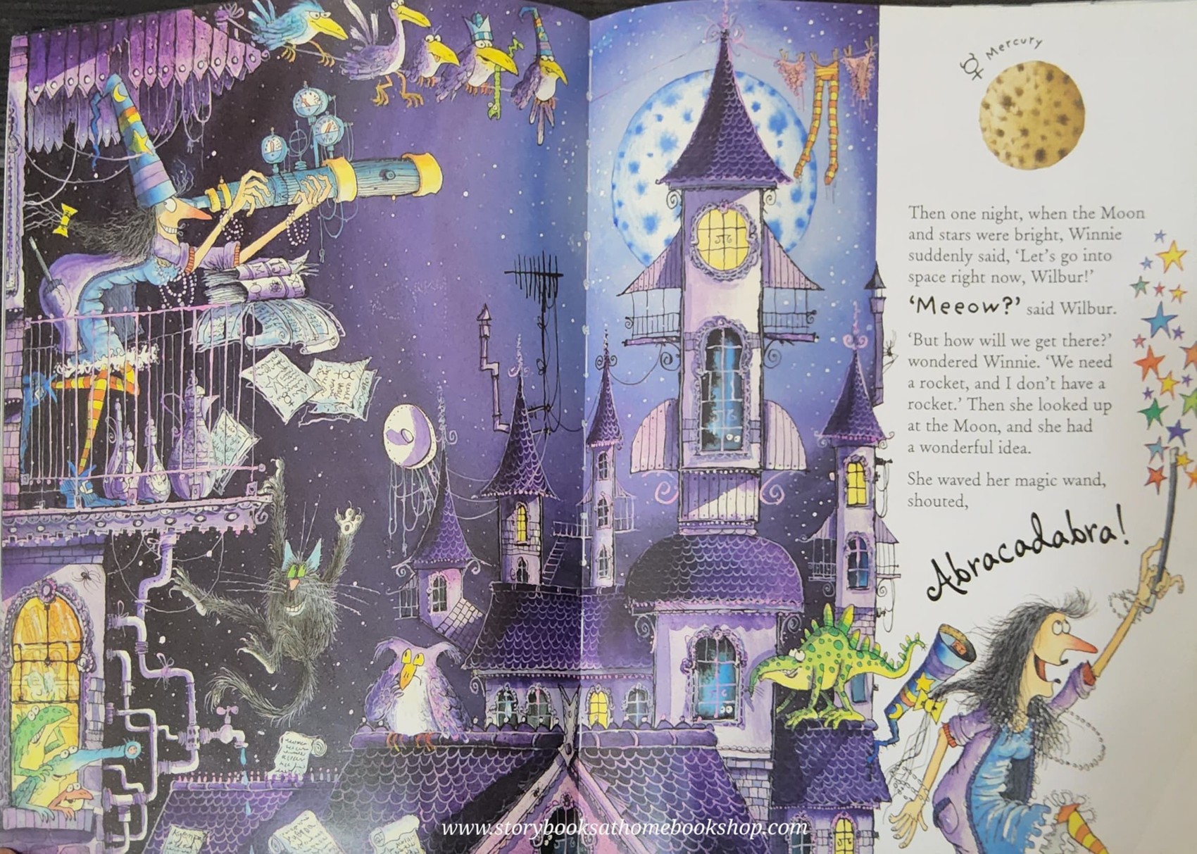 หนังสือนิทานปกอ่อน** 🍅WINNIE the Witch: WINNIE IN SPACE by Valerie Thomas and Korky Paul