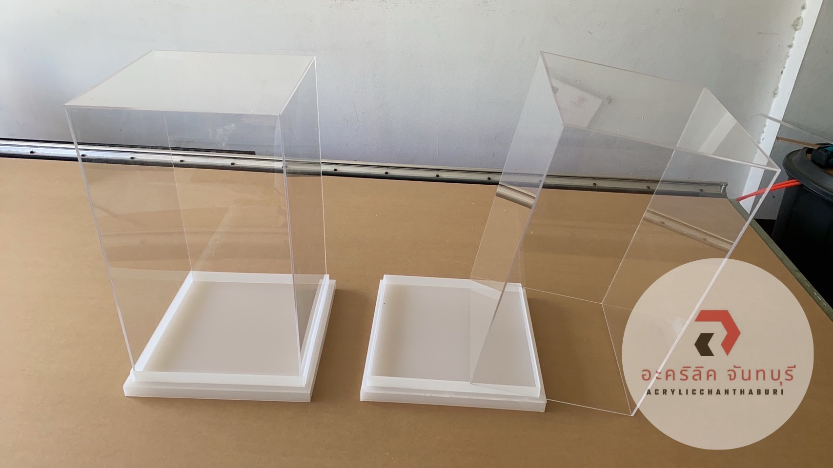 กล่องโมเดล 30*40 cm