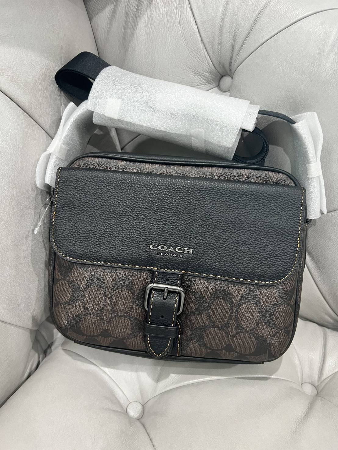 เหลือสีละ 3 ใบ New Coach Hudson Crossbody Bag 9" (W) x 7" (H) x 2 1/2" (D)