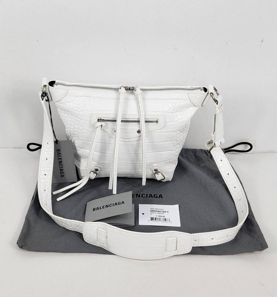 New Balenciaga XS Neo Classic Croc-Embossed Leather Hobo Bag Made in Italy of crocodile embossed leather Silvertone hardware size ปาก 11 นิ้ว x สูง 8 นิ้ว x ก้นยาว 7 นิ้ว ตูดกว้าง 4 นิ้ว