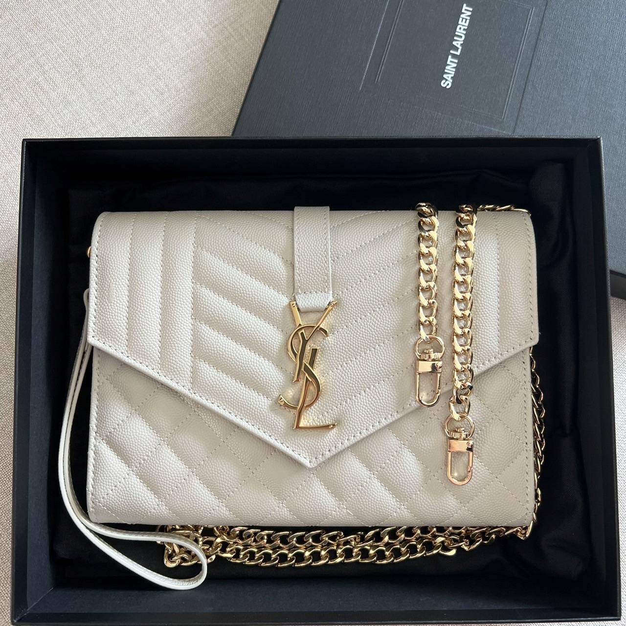 New Ysl flap cluth y.22 ขนาด 8 x 6.5 x 1 นิ้ว อุปกรณ์ กล่อง ถุงผ้า การ์ด ถุงกระดาษ แถมสายโซ่ DIY