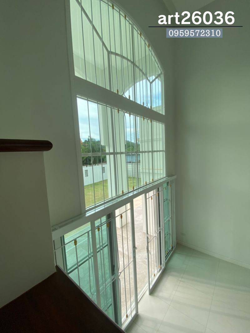 เหล็กดัดประตู หน้าต่าง โทนสีขาว สไตล์หรู